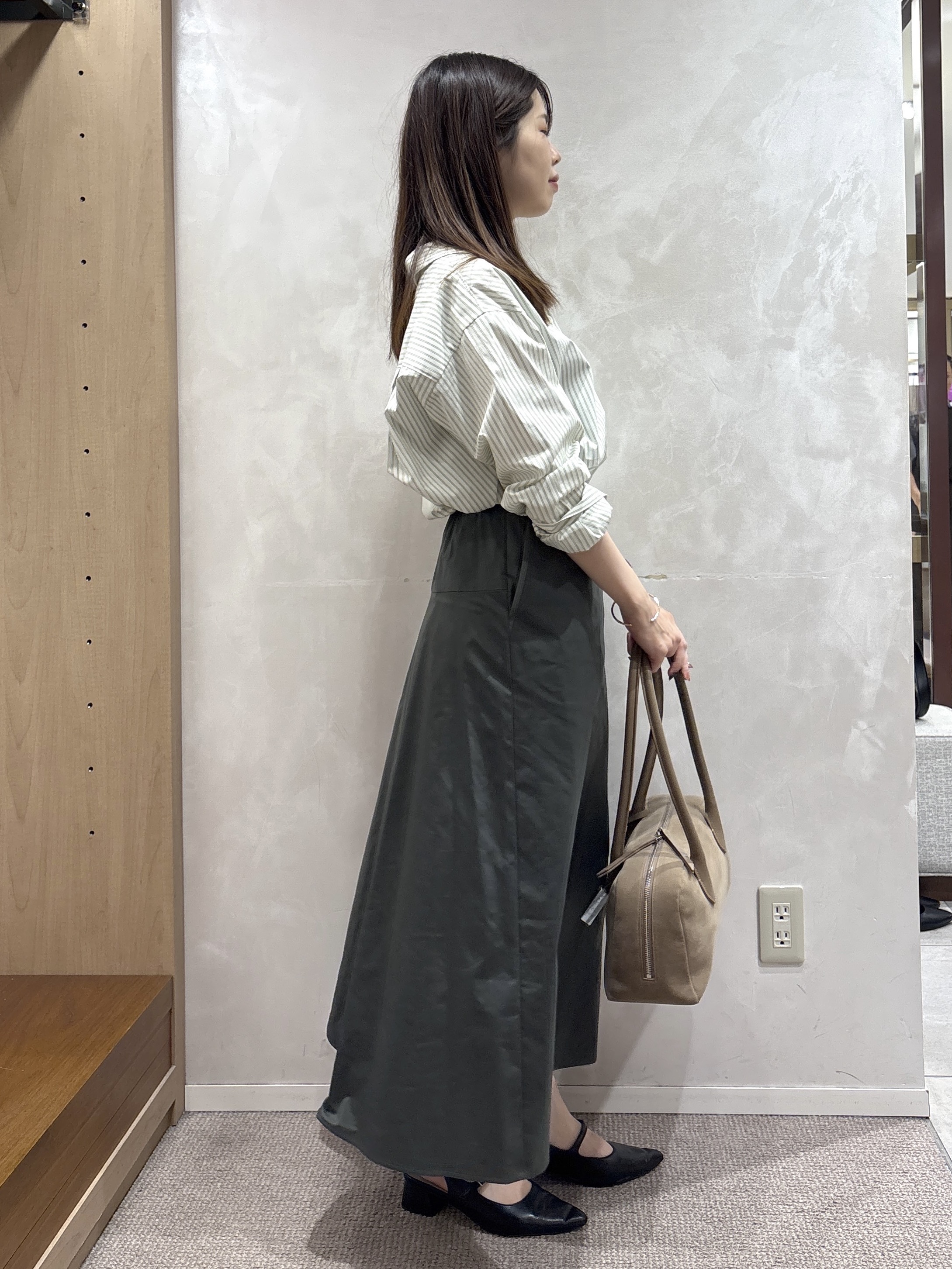 asamiさんの「UNTITLED｜【秋カラー/スポーティー】タフタナロースカート」を使ったコーディネート