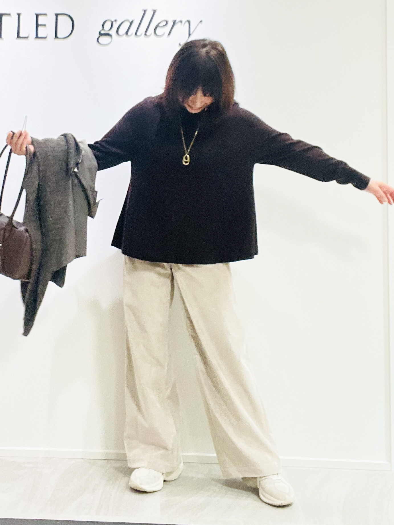 めいさんの「UNTITLED｜【きれいに体型カバー/8色展開】Aラインシルエットニットプルオーバー」を使ったコーディネート