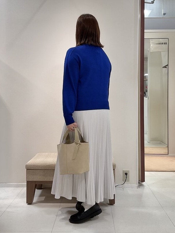 YUIさんの「UNTITLED｜【店頭人気！/8色展開】ボリュームスリーブニットプルオーバー」を使ったコーディネート