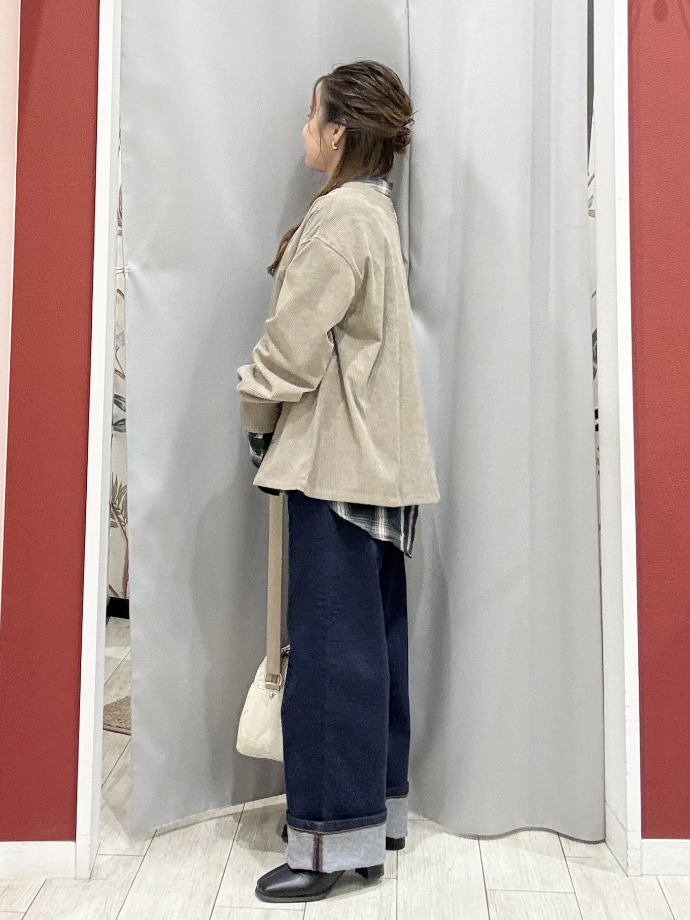 shioさんの「SHOO･LA･RUE｜【S-LL/洗濯機可/前後2WAY】大人カジュアルにきまる コーデュロイトップス」を使ったコーディネート