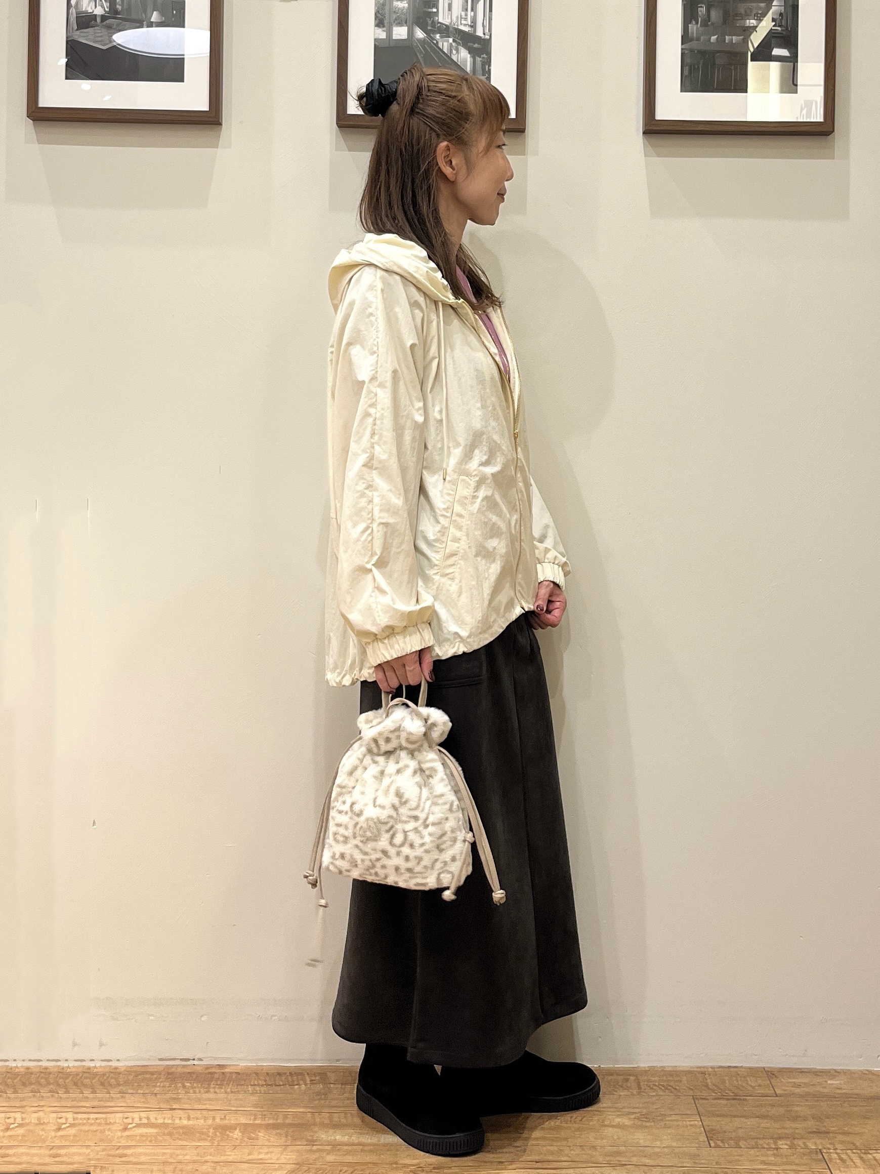 まつみさんの「SHOO･LA･RUE｜【S-LL/撥水】ゴールドパーツで女性らしく ギャザーブルゾン」を使ったコーディネート