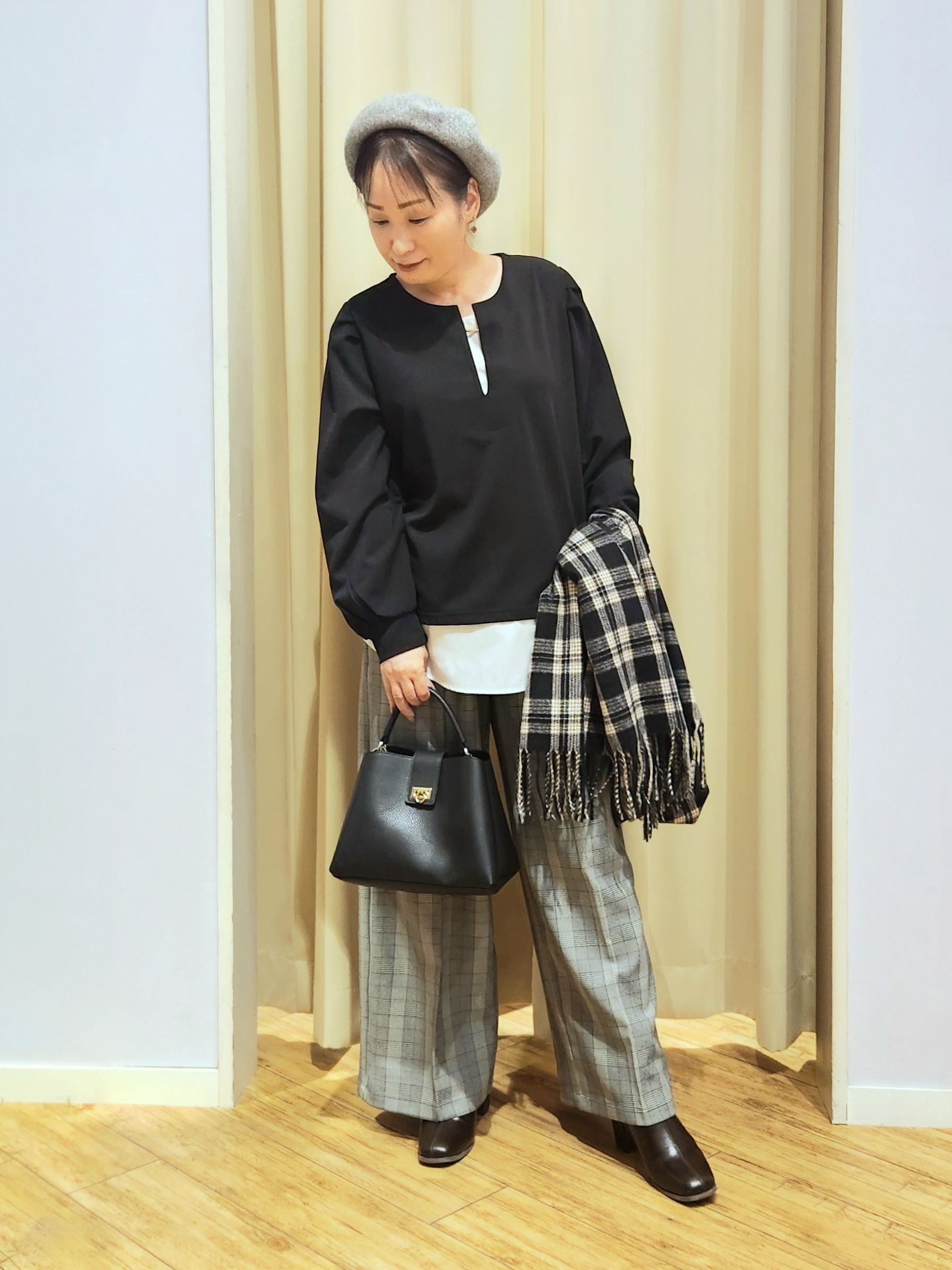 くまさんの「SHOO･LA･RUE｜【S-LL/洗濯機可】1枚で完成 アクセいらずのレイヤード風ブラウス」を使ったコーディネート