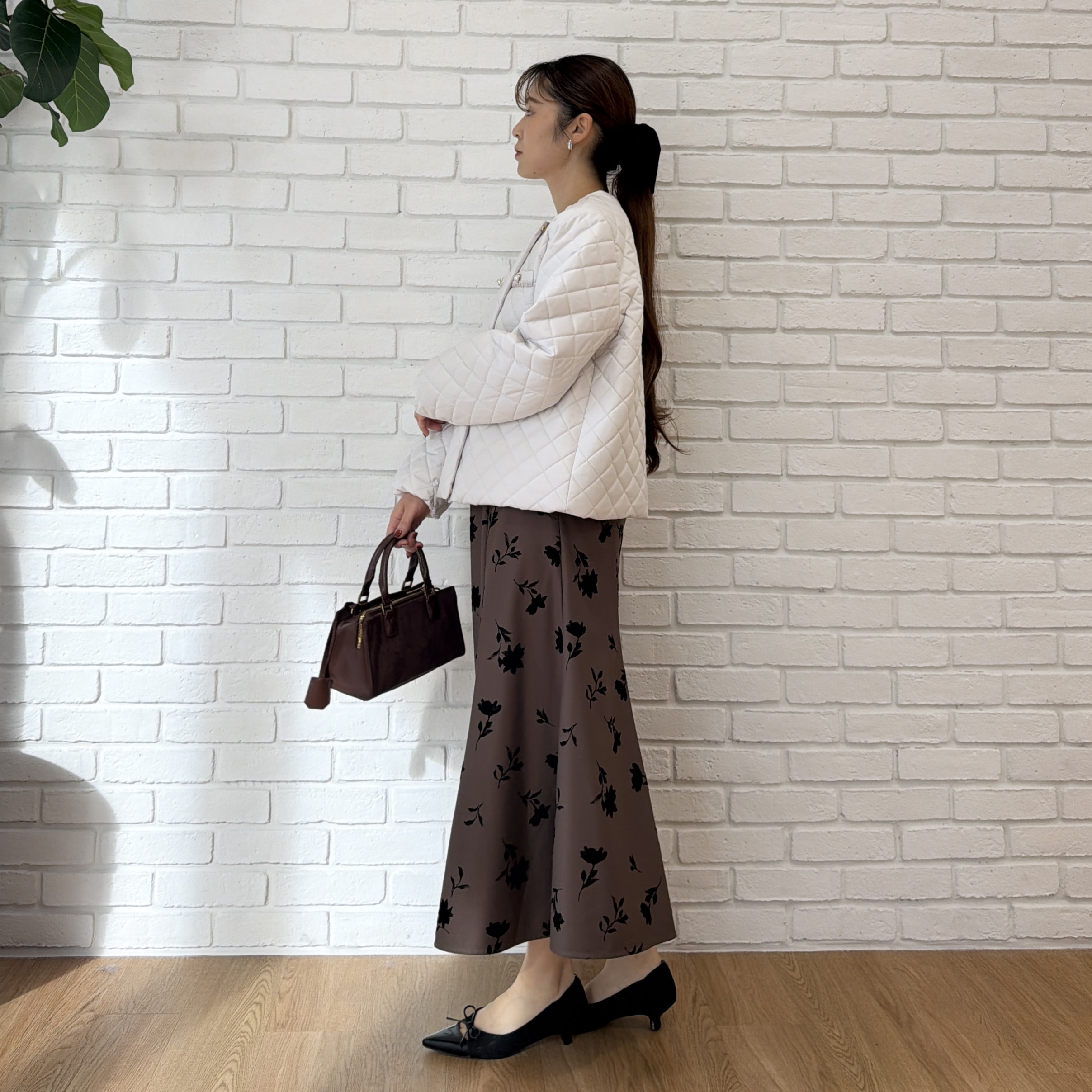 makiさんの「Couture brooch｜【衿元リボンが可憐】ピンタック レース ブラウス」を使ったコーディネート