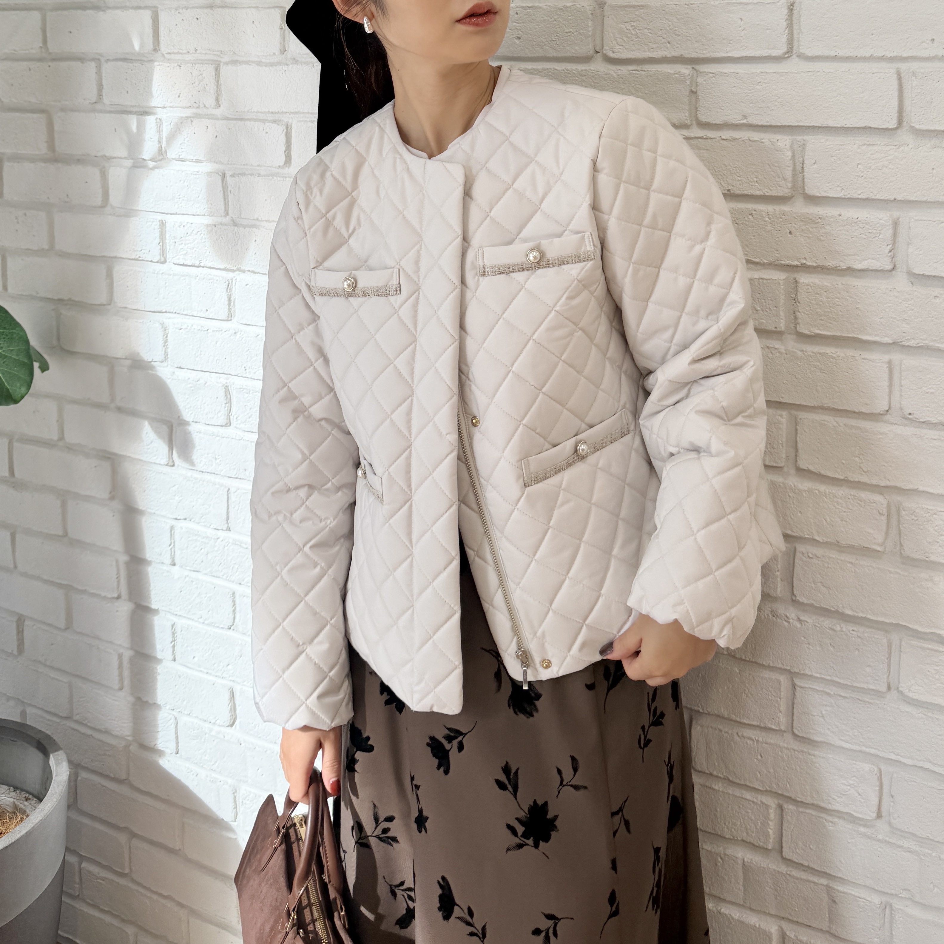 makiさんの「Couture brooch｜【衿元リボンが可憐】ピンタック レース ブラウス」を使ったコーディネート
