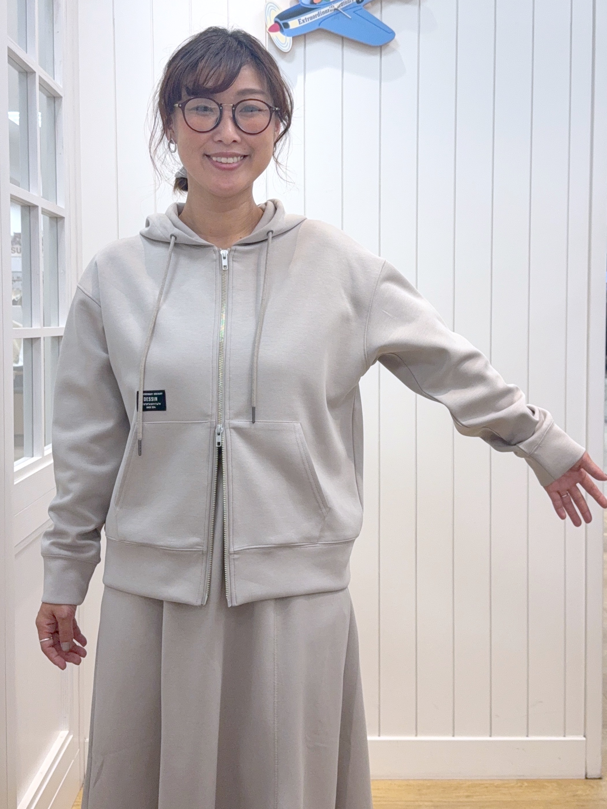 Osawaさんの「Dessin｜【洗える/セットアップ可】コットン混ダンボール ジップパーカ」を使ったコーディネート