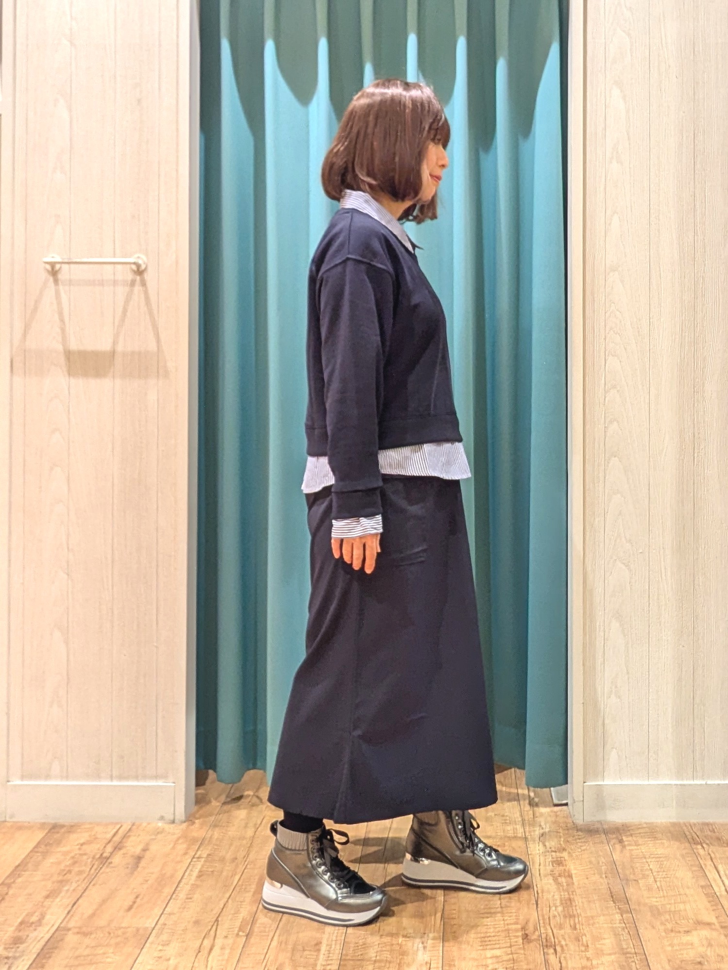 ゆーさんさんの「SHOO･LA･RUE｜【S-LL/洗濯機可】一枚でレイヤード感が完成する シャツドッキング裏毛トップス」を使ったコーディネート