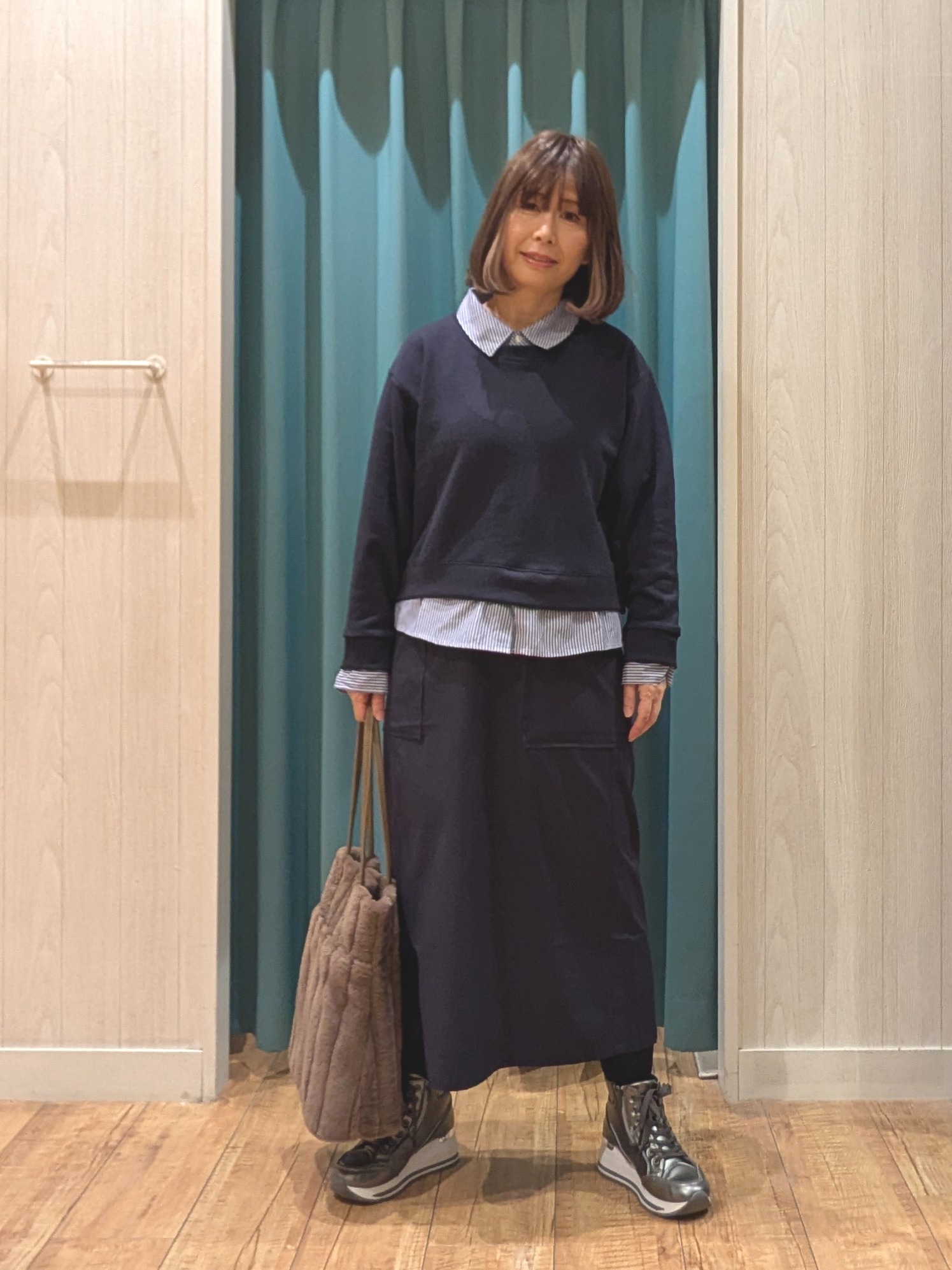 ゆーさんさんの「SHOO･LA･RUE｜【S-LL/洗濯機可】一枚でレイヤード感が完成する シャツドッキング裏毛トップス」を使ったコーディネート