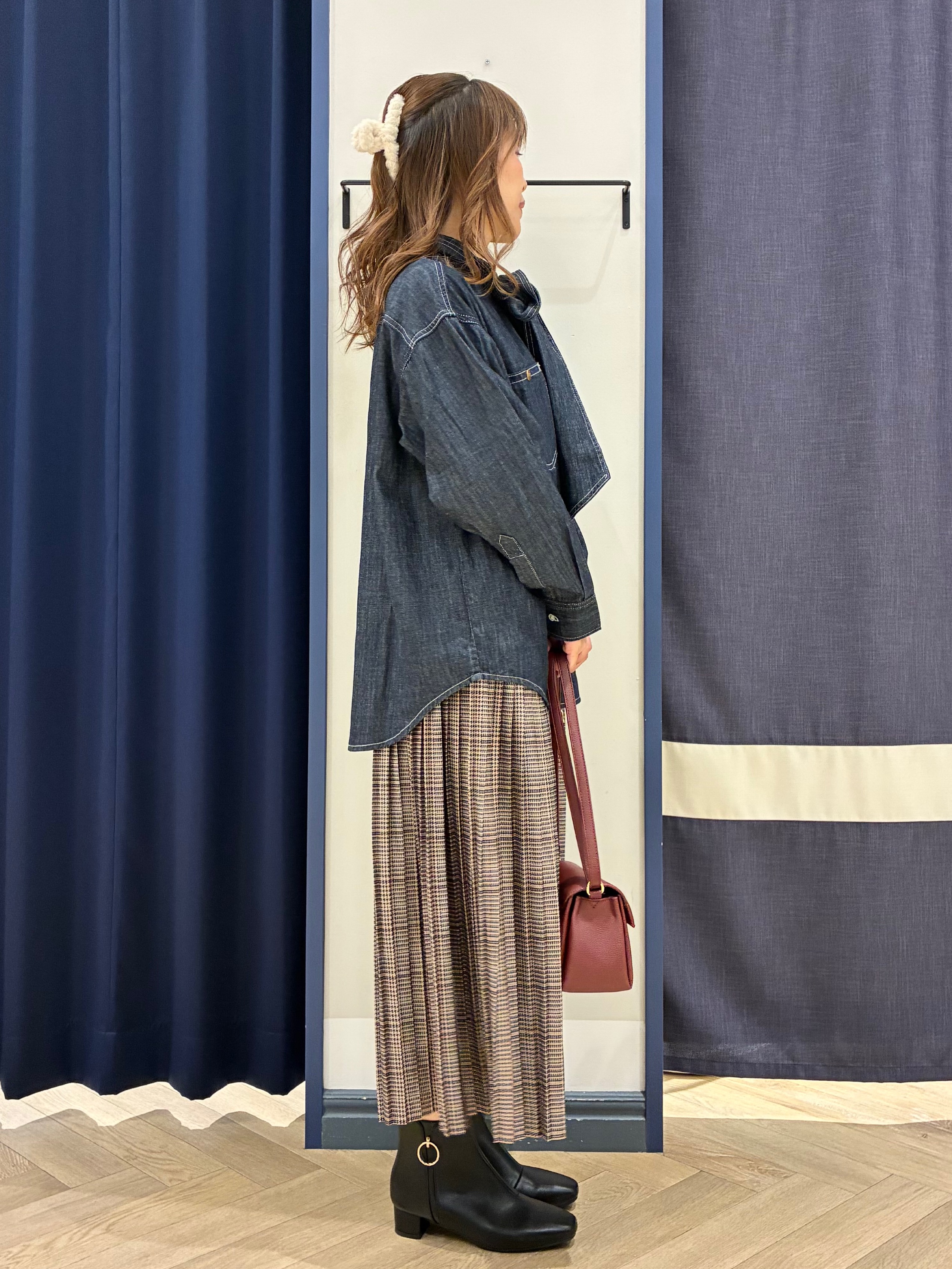 Orikaさんの「grove｜【Lee&times;grove別注】DENIM BOWTIE SHIRTS」を使ったコーディネート