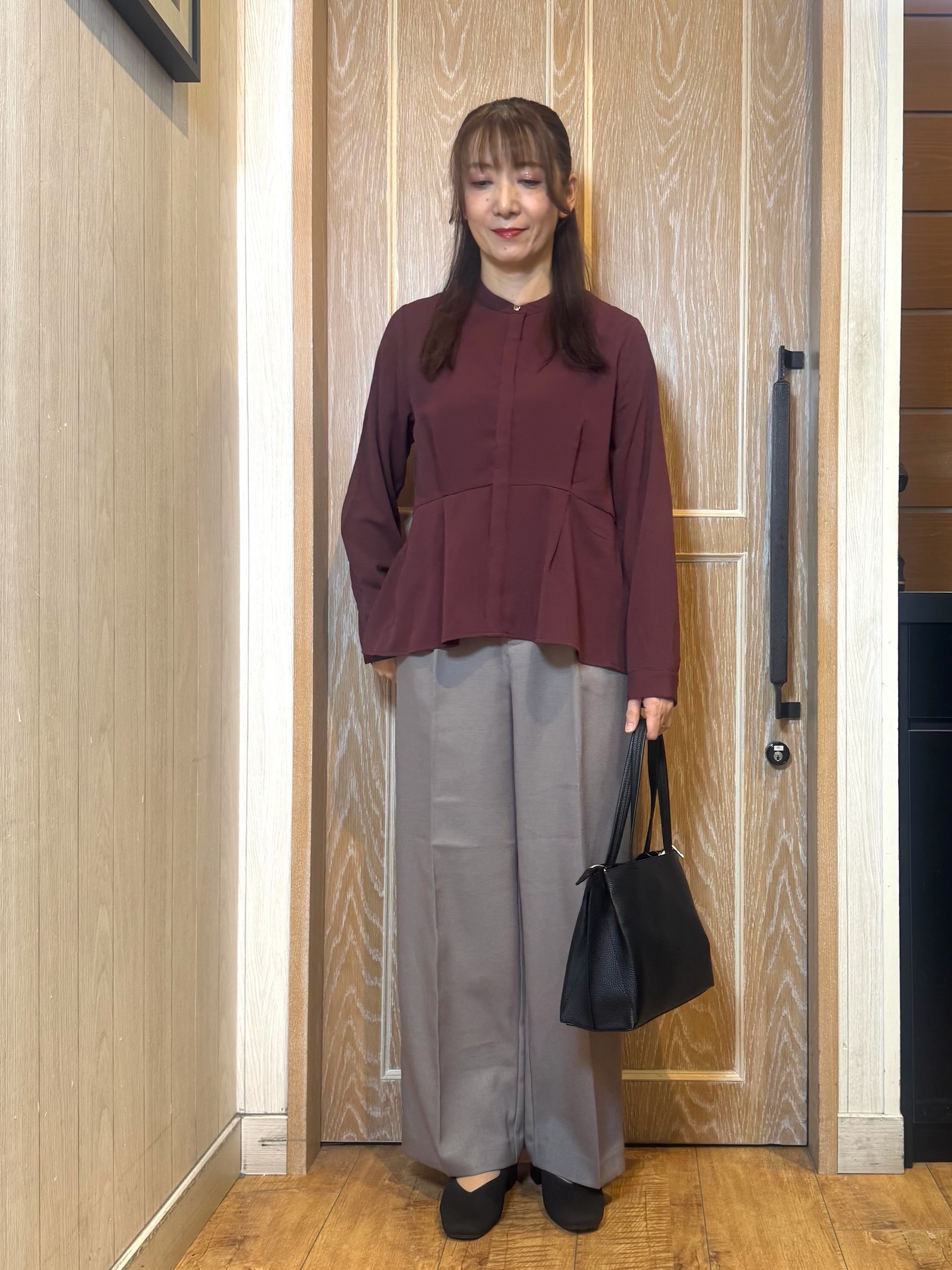 KAORIさんの「SHOO･LA･RUE｜【毛玉になりにくい/S-LL/洗濯機可/体型カバー】Vネックゆったりカーディガン」を使ったコーディネート