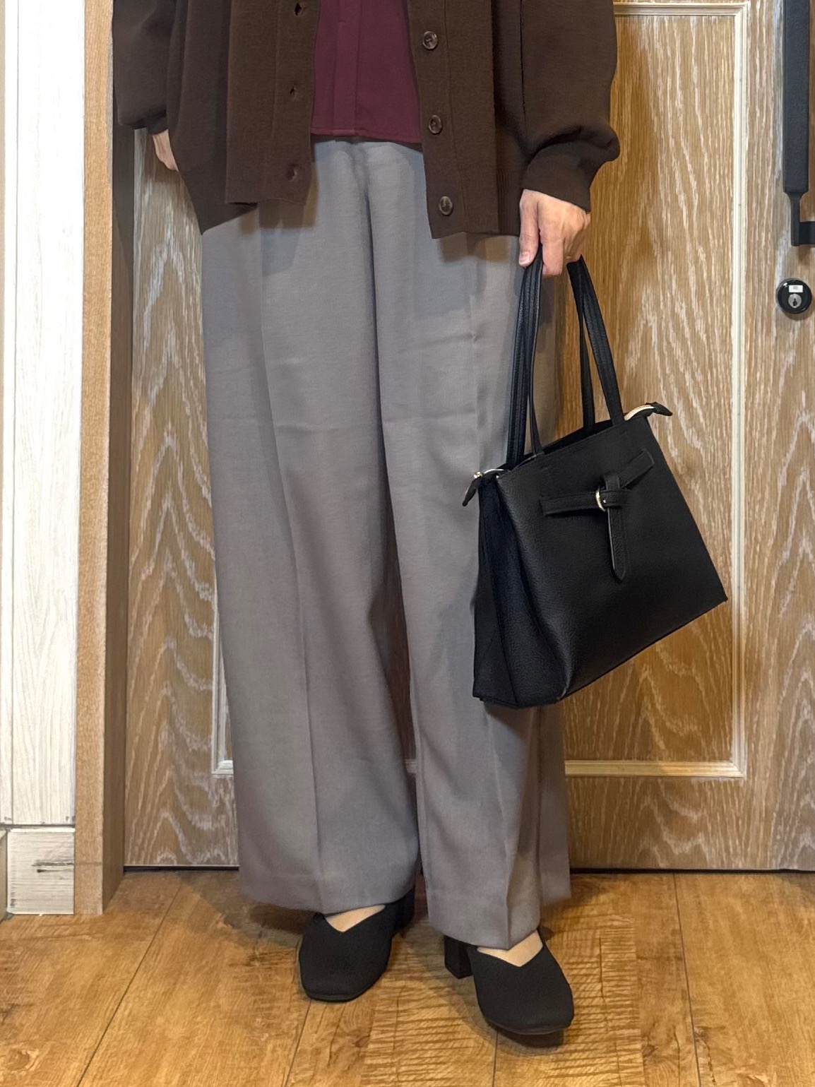 KAORIさんの「SHOO･LA･RUE｜【毛玉になりにくい/S-LL/洗濯機可/体型カバー】Vネックゆったりカーディガン」を使ったコーディネート