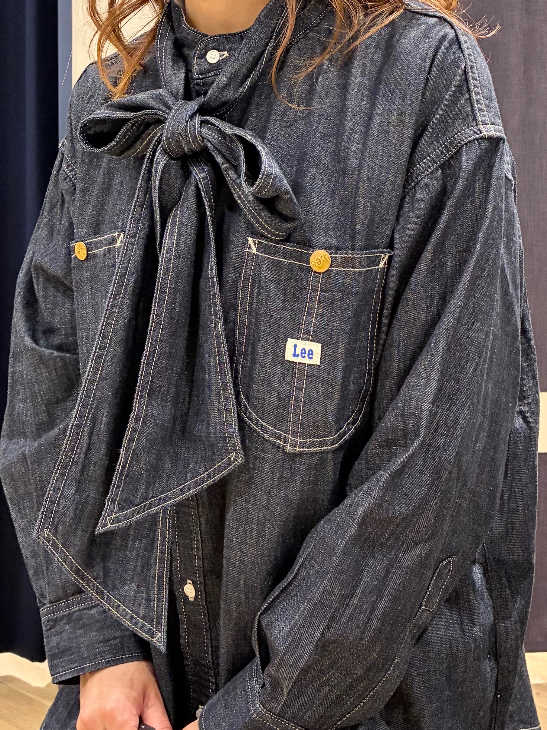 Orikaさんの「grove｜【Lee&times;grove別注】DENIM BOWTIE SHIRTS」を使ったコーディネート