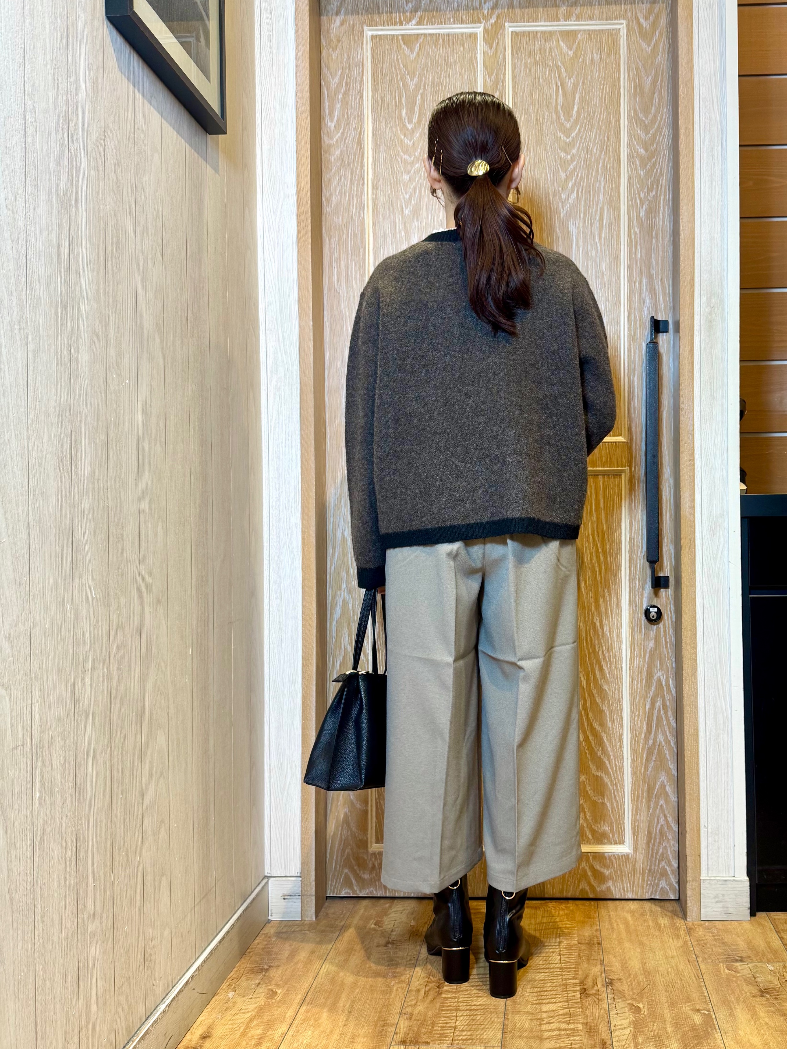 KAORIさんの「SHOO･LA･RUE｜【洗濯機可/S-LL】ジャケット感覚で着られる バイカラーニットカーディガン」を使ったコーディネート