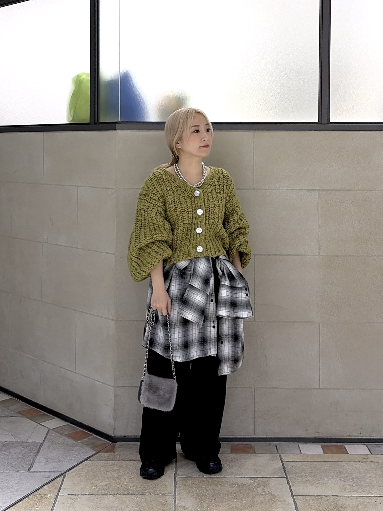 よねさんの「INDIVI｜ローゲージニットカーディガン」を使ったコーディネート
