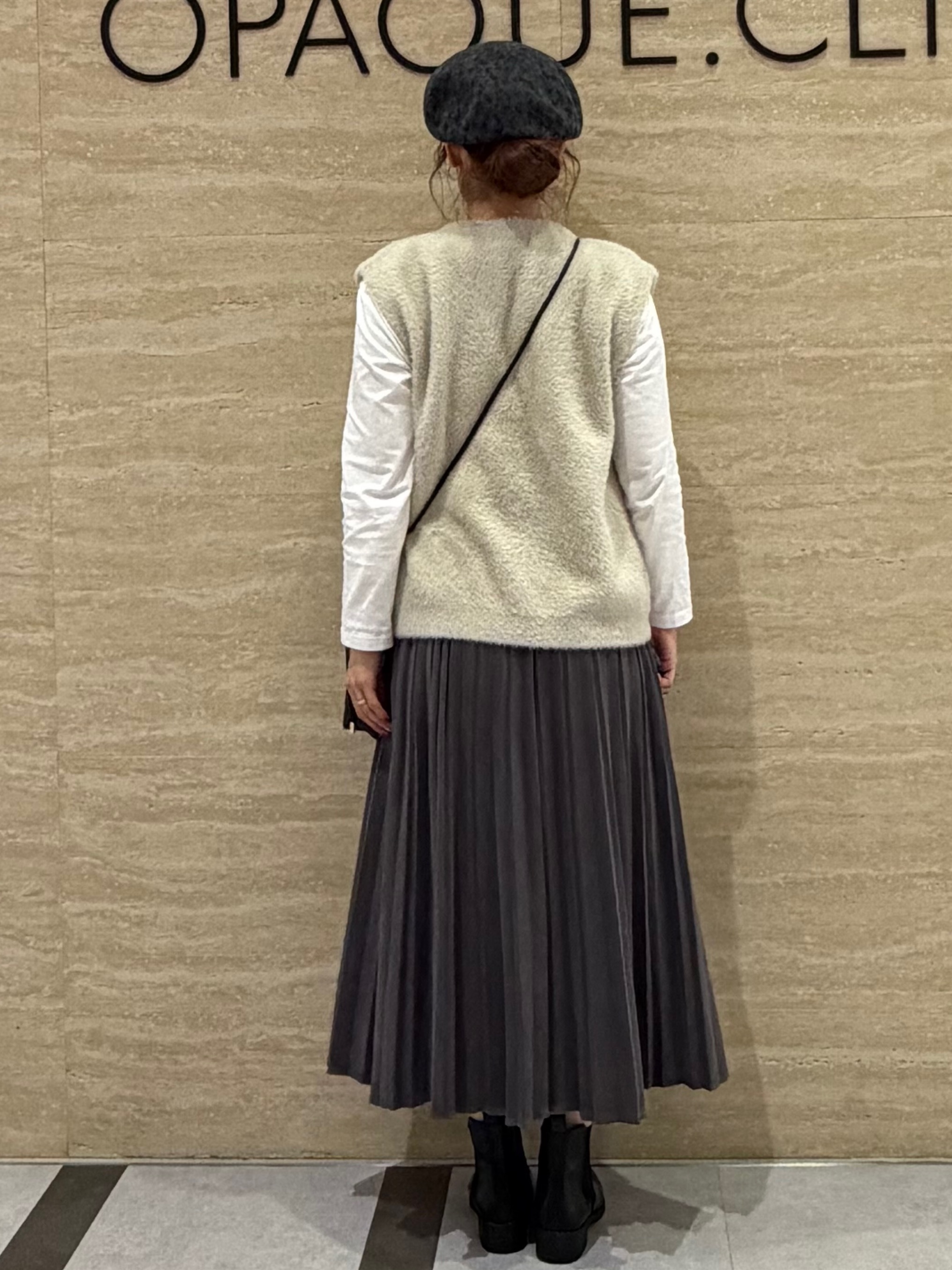 みやさんの「OPAQUE.CLIP｜フェザーヤーンニットベスト【洗濯機OK】」を使ったコーディネート