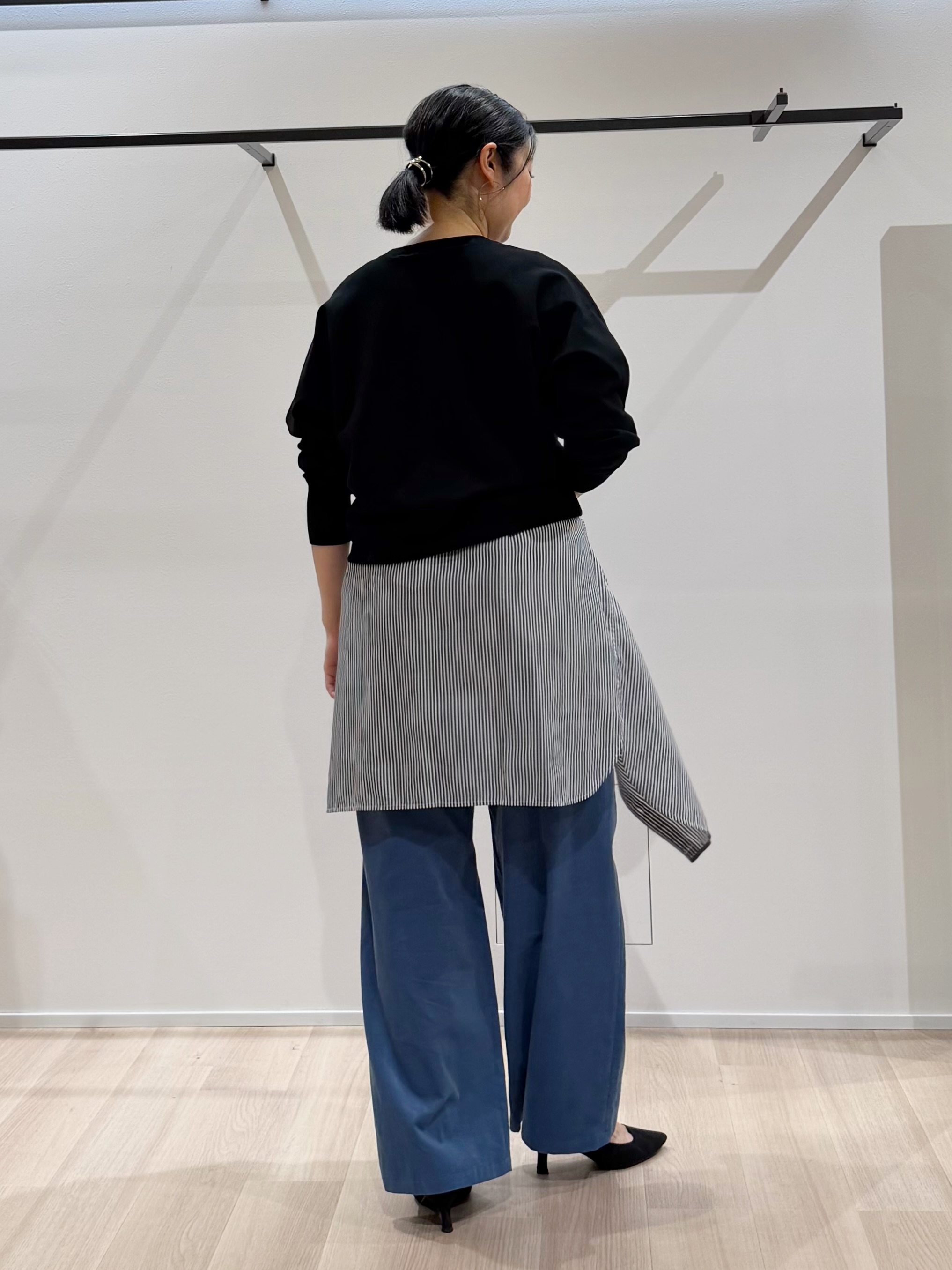 TOMOMIさんの「UNTITLED｜【選べる6色／ストレッチ◎】きれいめドルマンスリーブニット」を使ったコーディネート