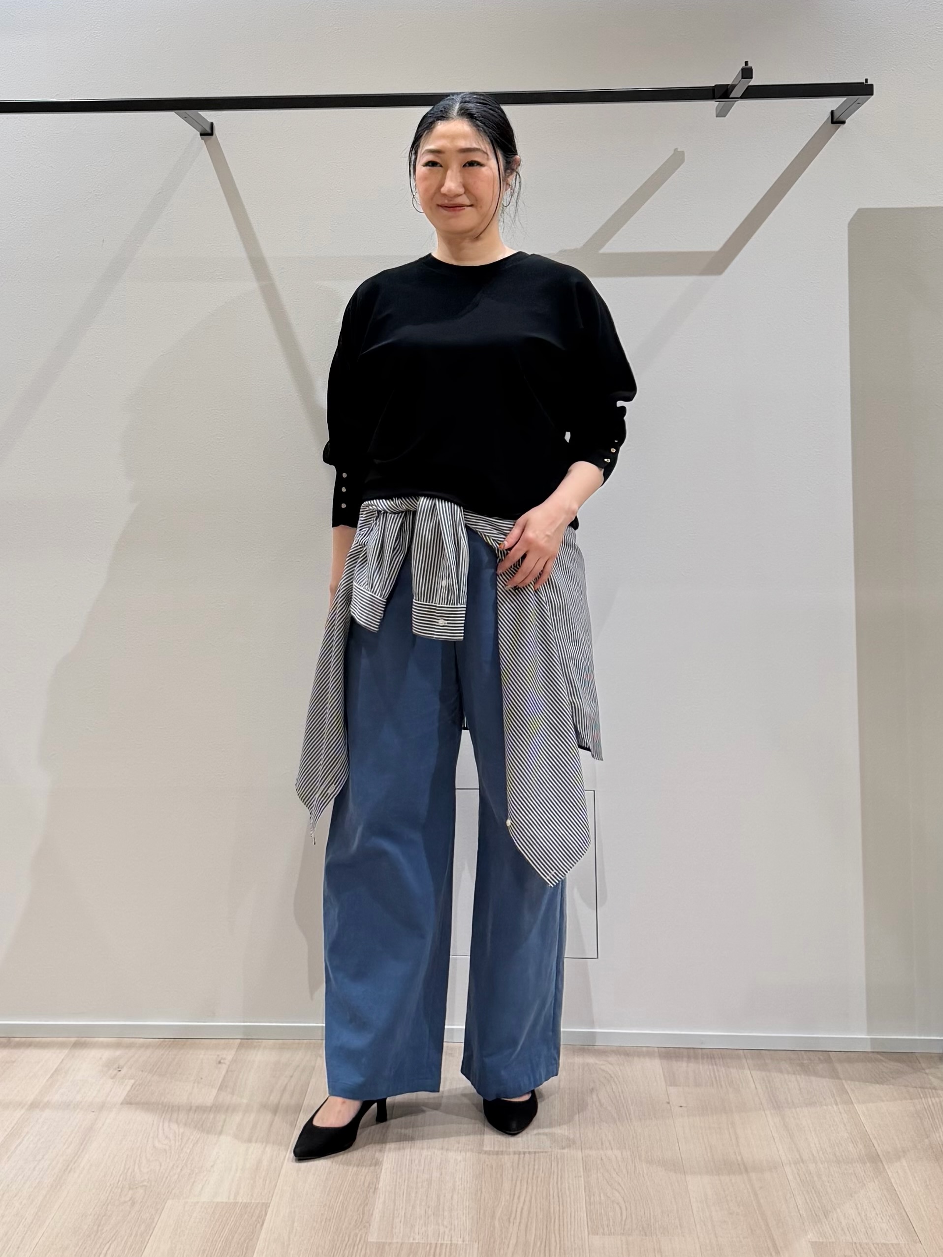 TOMOMIさんの「UNTITLED｜【選べる6色／ストレッチ◎】きれいめドルマンスリーブニット」を使ったコーディネート