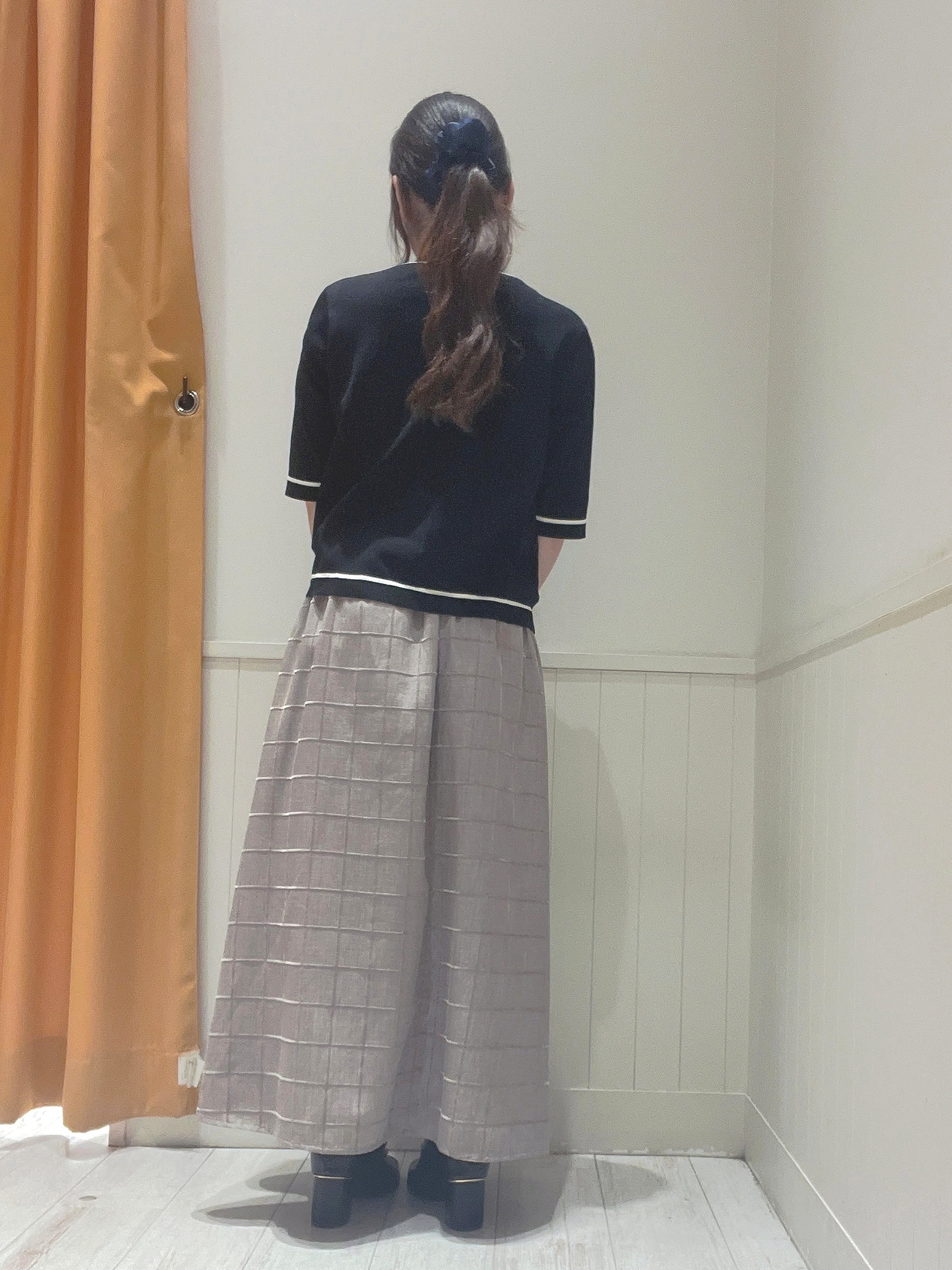 村岡沙紀さんの「SHOO･LA･RUE｜【UV/S-LL/洗濯機可】毛玉になりにくい 配色5分袖カーディガン」を使ったコーディネート