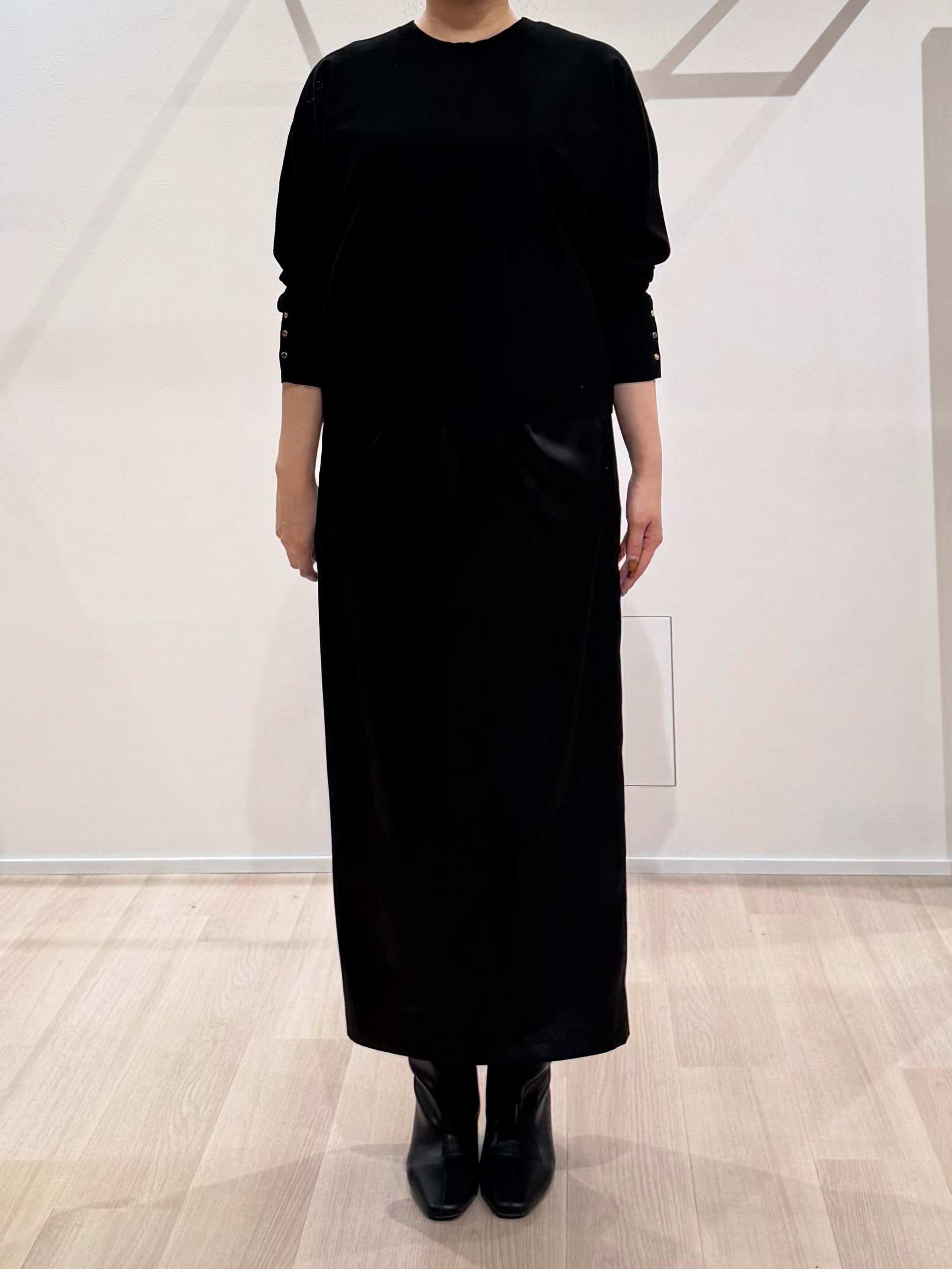 TOMOMIさんの「UNTITLED｜【羽織るだけでお洒落】カールエコファー ジレ」を使ったコーディネート
