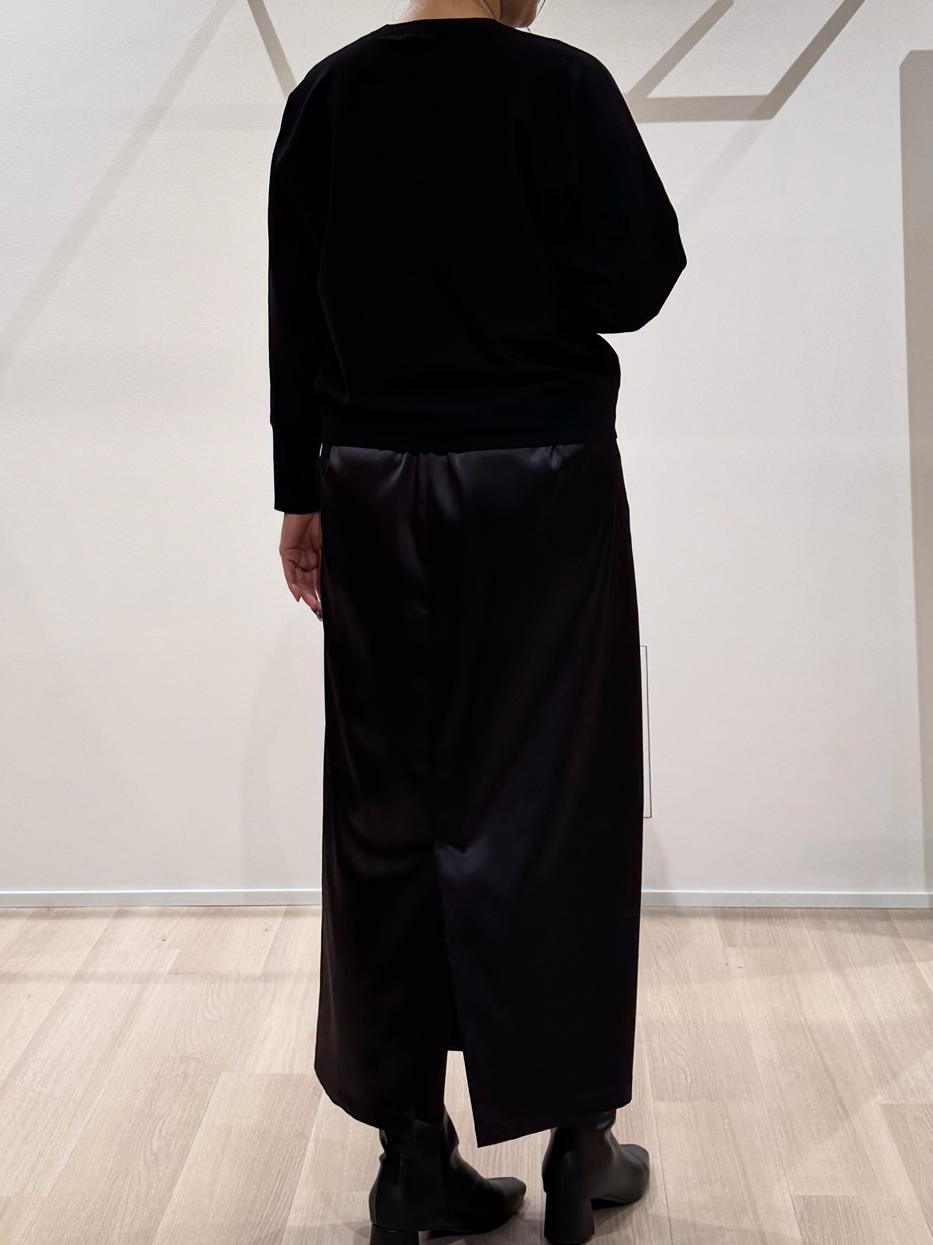 TOMOMIさんの「UNTITLED｜【選べる6色／ストレッチ◎】きれいめドルマンスリーブニット」を使ったコーディネート