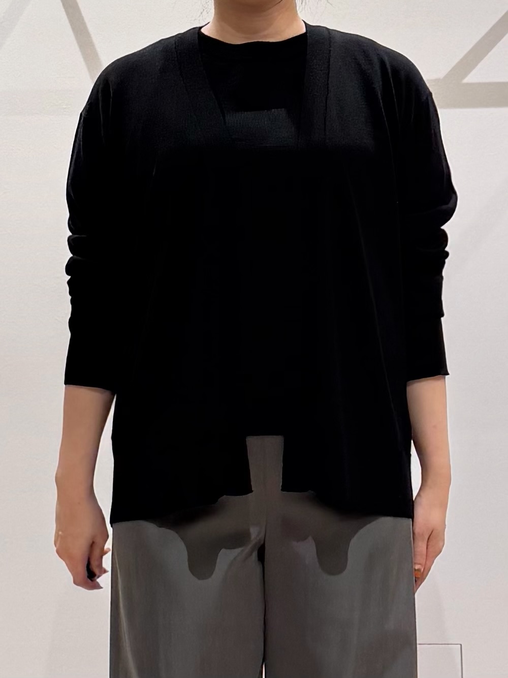 TOMOMIさんの「UNTITLED｜【アンサンブル可/秋羽織り/通勤】シルクウールカシミヤカーディガン」を使ったコーディネート