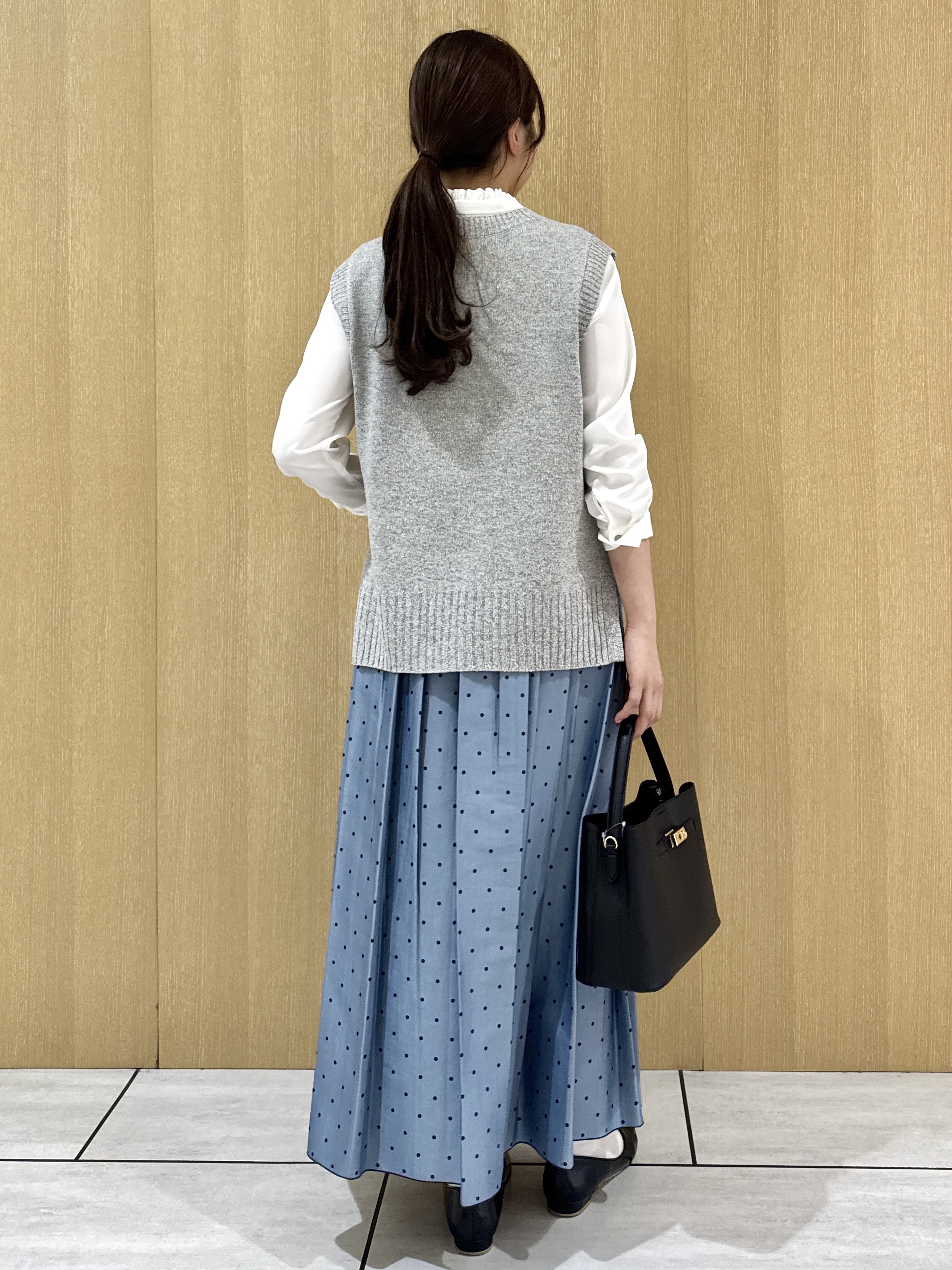 nanaさんの「UNTITLED｜【5色展開/手洗い可】ローシルクウールニットベスト」を使ったコーディネート