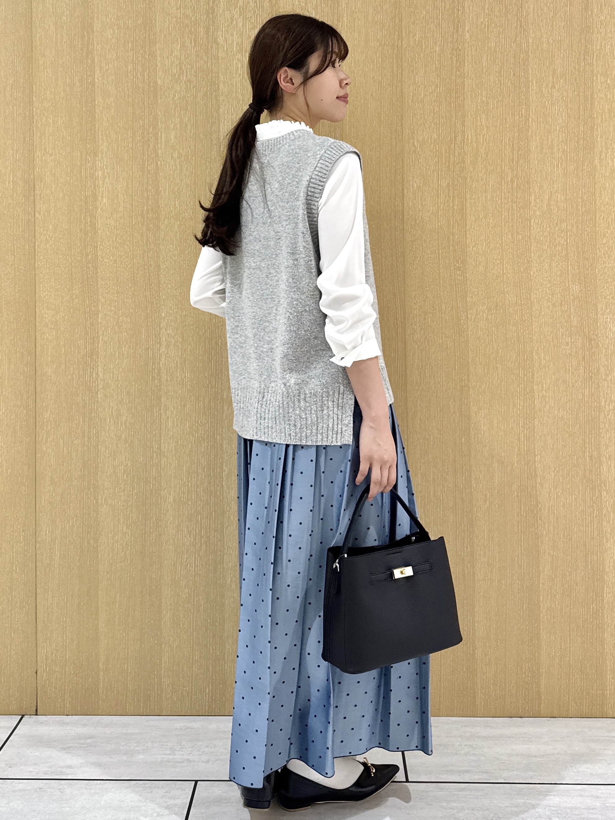 nanaさんの「UNTITLED｜【5色展開/手洗い可】ローシルクウールニットベスト」を使ったコーディネート