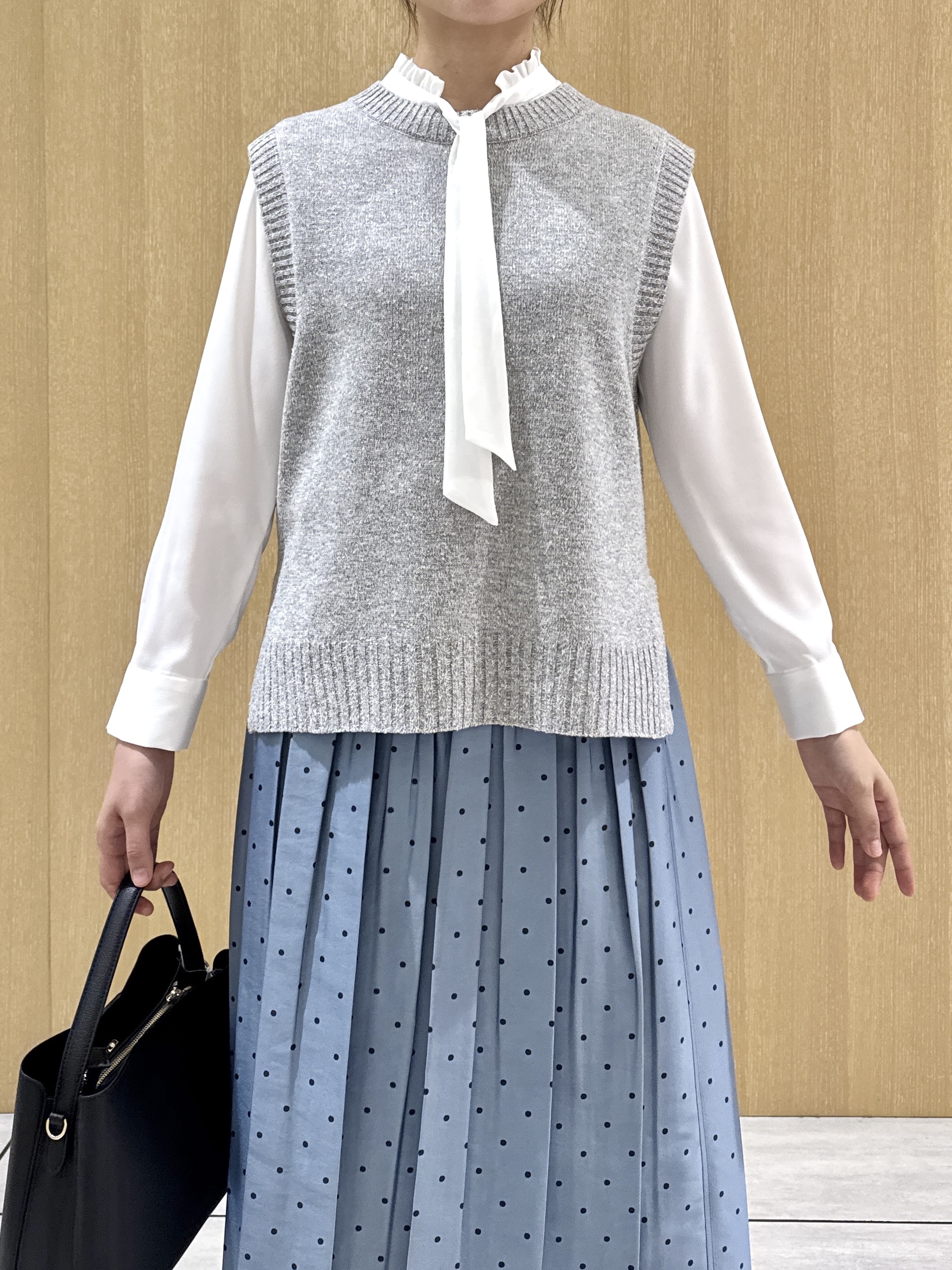 nanaさんの「UNTITLED｜【5色展開/手洗い可】ローシルクウールニットベスト」を使ったコーディネート