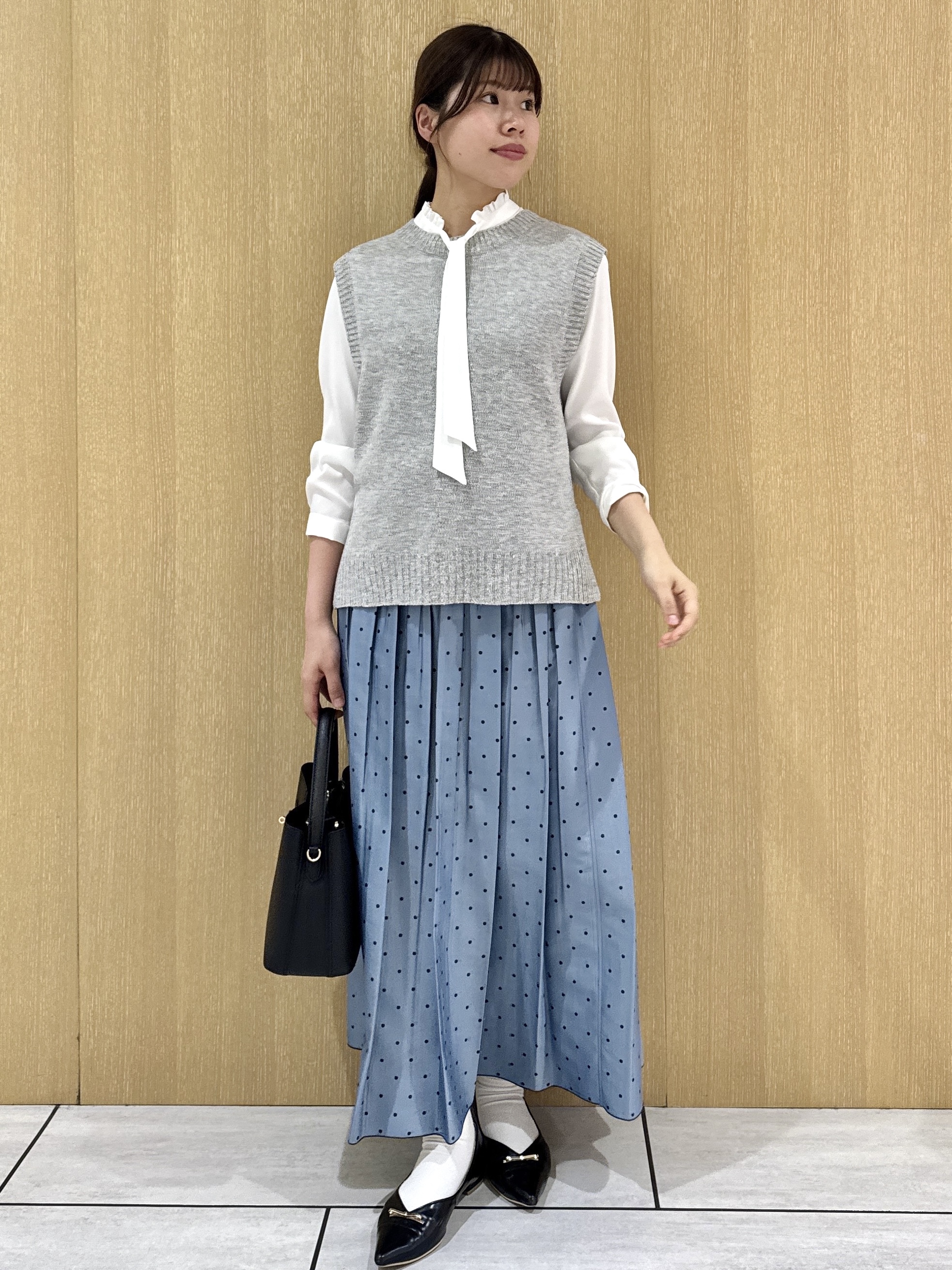 nanaさんの「UNTITLED｜【5色展開/手洗い可】ローシルクウールニットベスト」を使ったコーディネート
