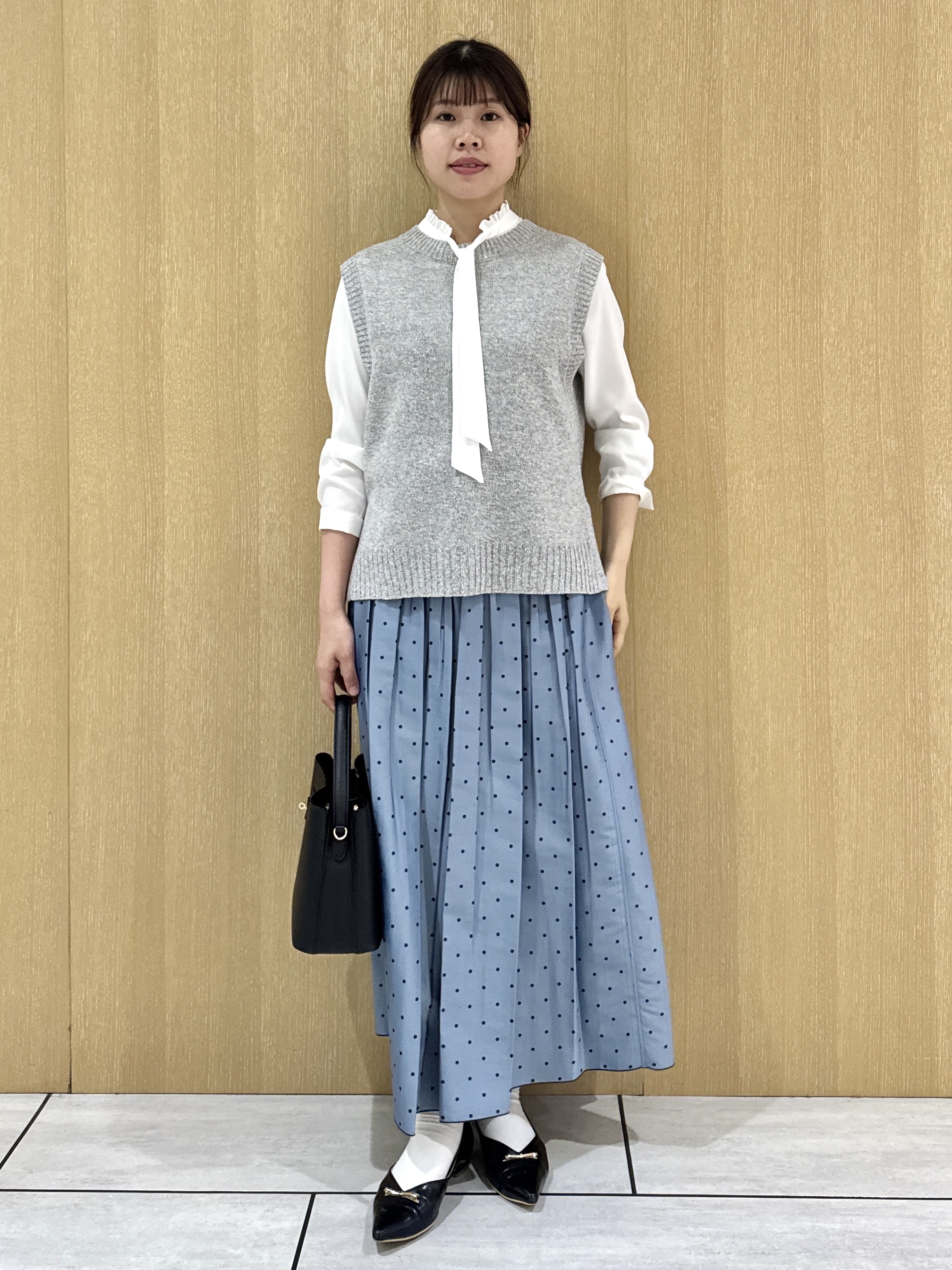 nanaさんの「UNTITLED｜【5色展開/手洗い可】ローシルクウールニットベスト」を使ったコーディネート