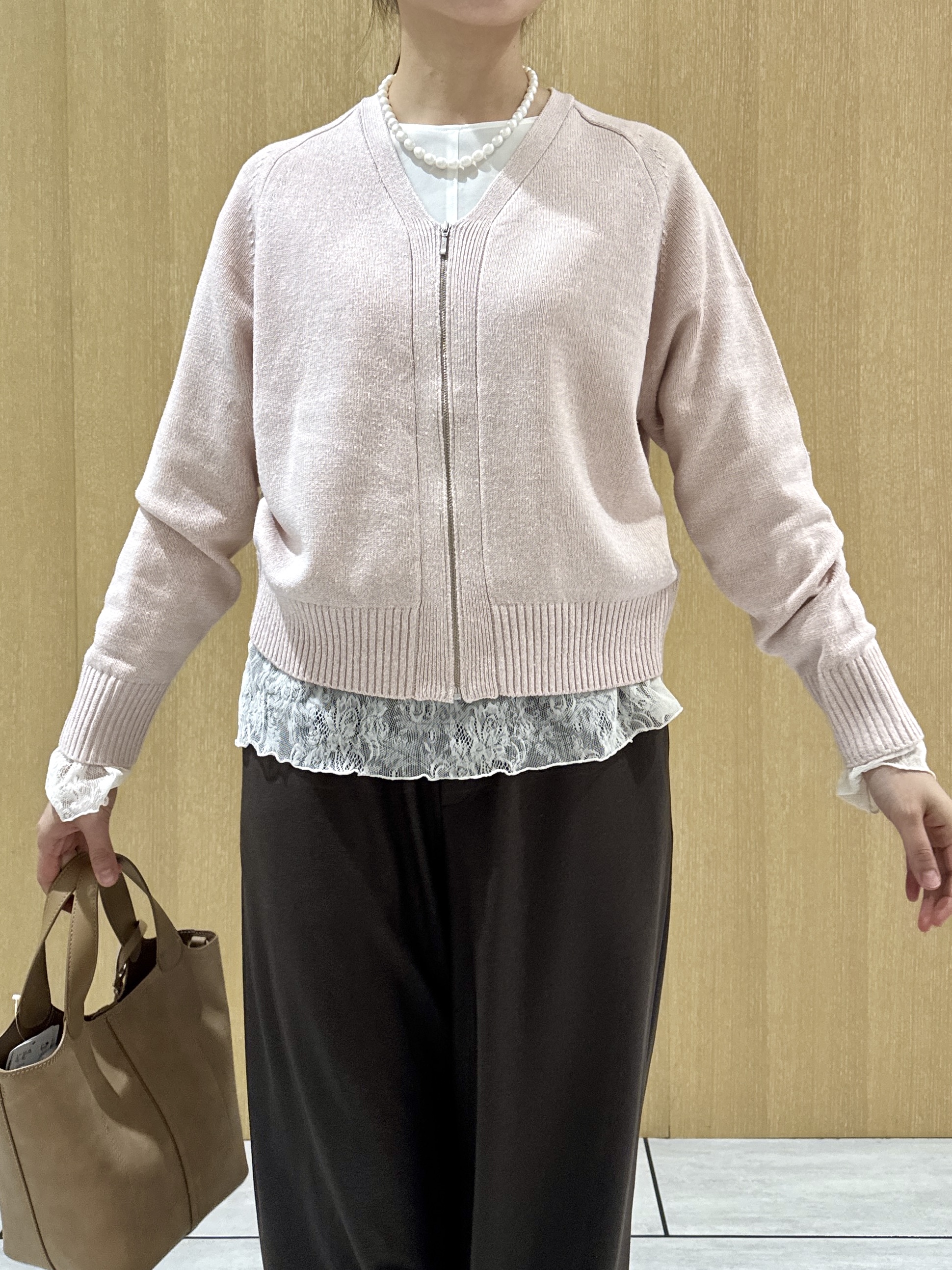 nanaさんの「UNTITLED｜【店頭人気！】杢調ジップカーディガン」を使ったコーディネート