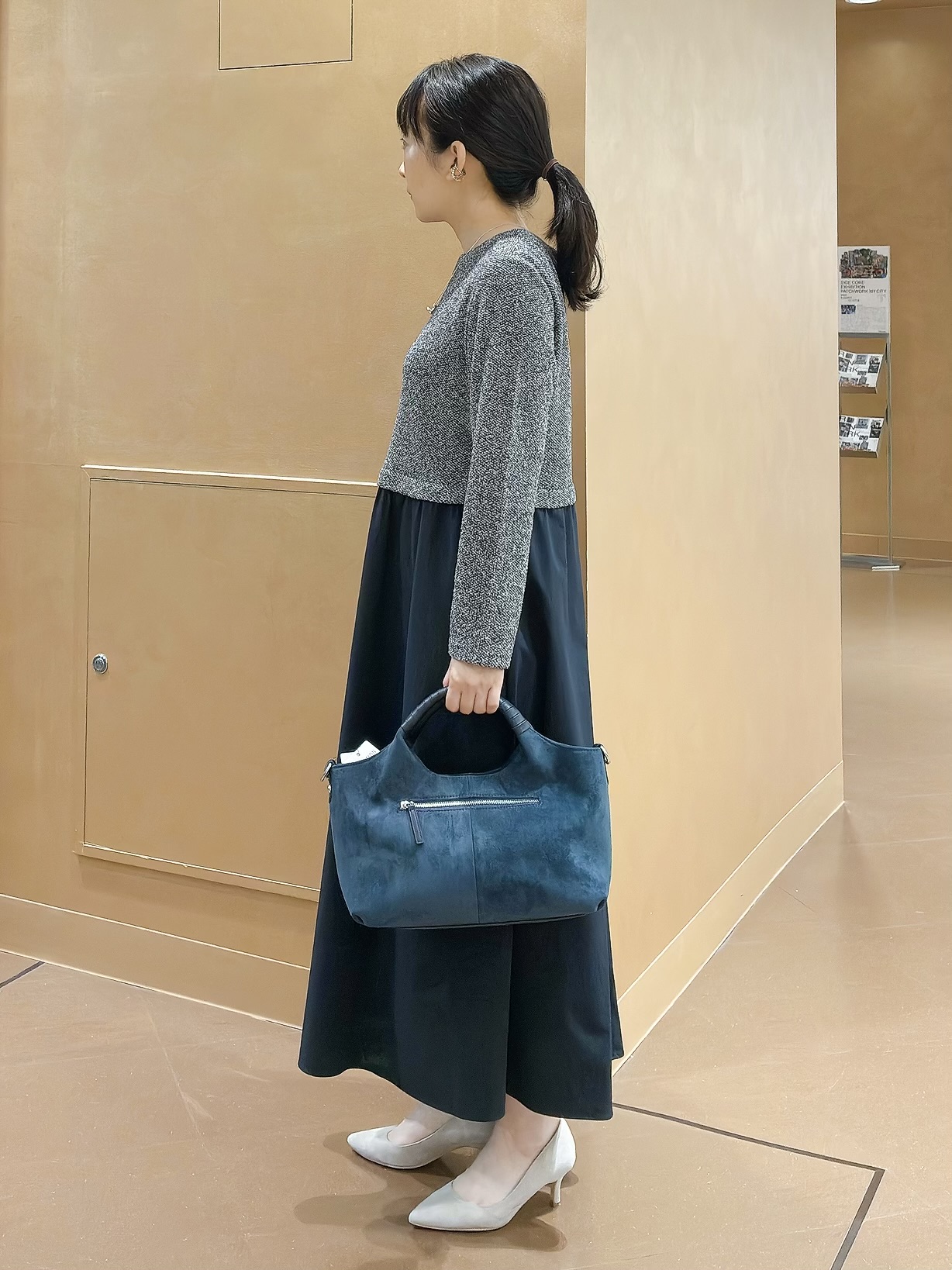 hattoriさんの「INDIVI｜【風合い柔らか／SETUP可】ブークレ起毛ジャージ切替ワンピース」を使ったコーディネート