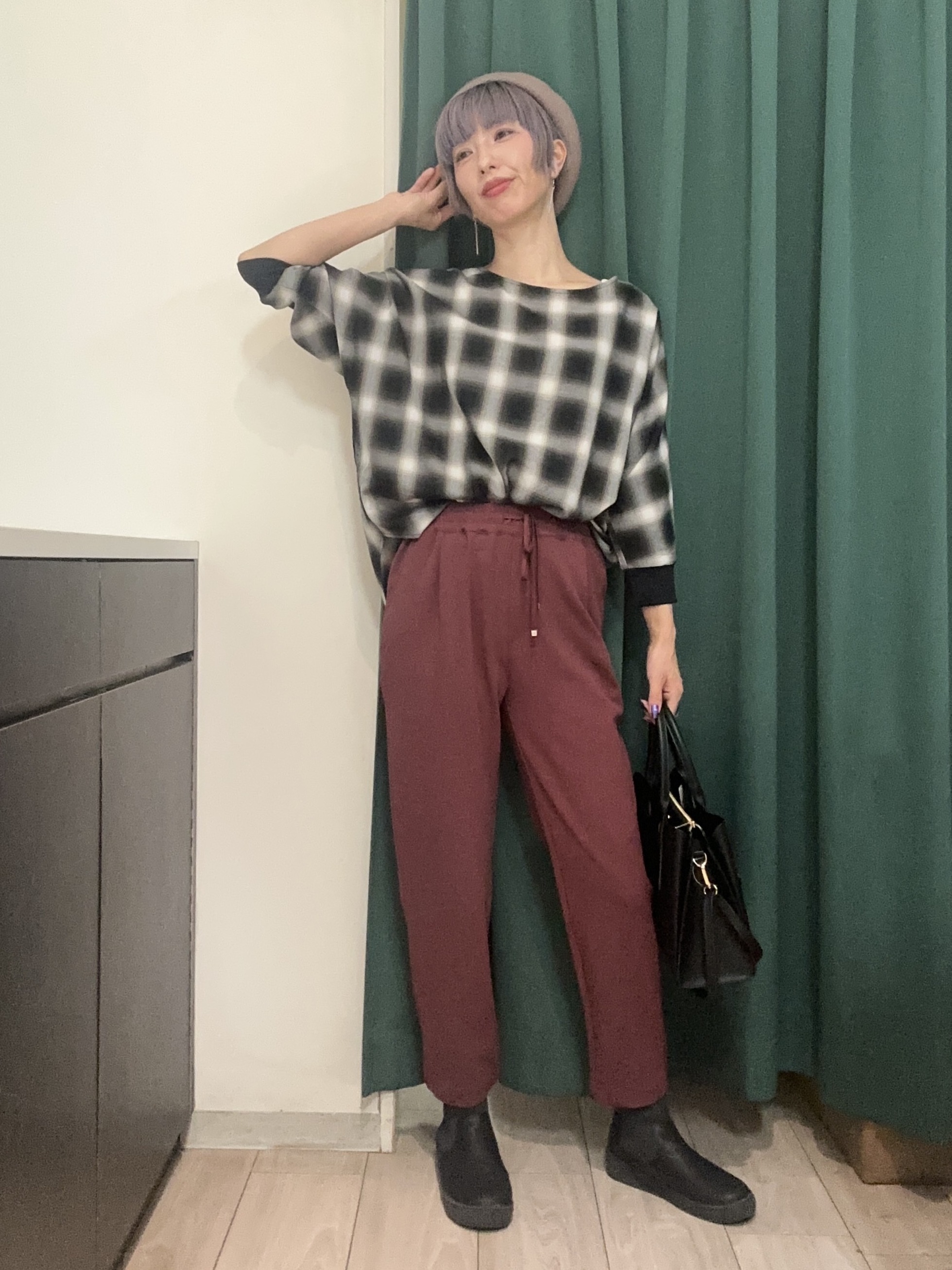 えまんさんの「SHOO･LA･RUE｜【着丈選べる/洗濯後しわになりにくい】インせず着られる ドルマンブラウス」を使ったコーディネート