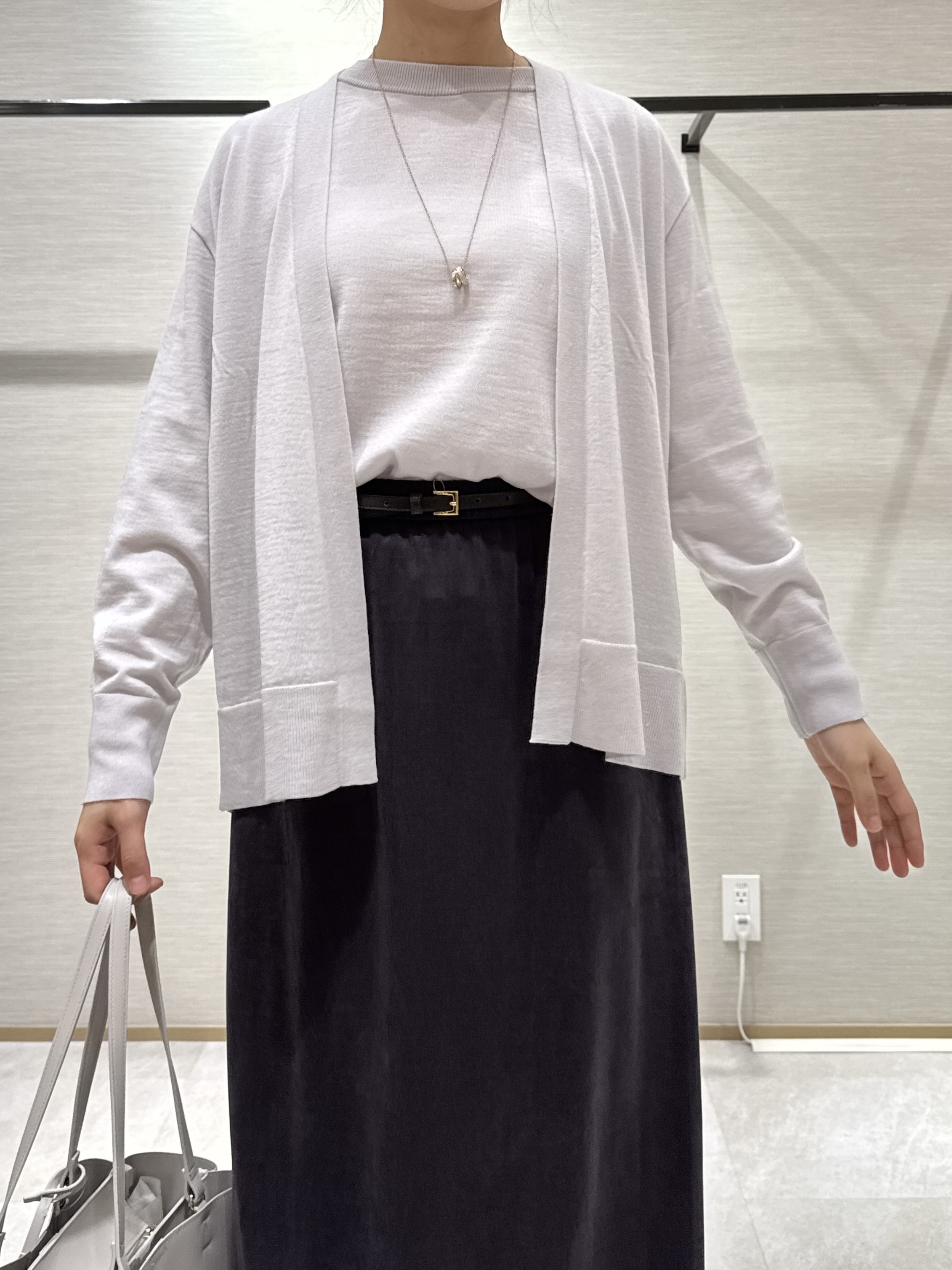 nanaさんの「UNTITLED｜【アンサンブル可/秋羽織り/通勤】シルクウールカシミヤカーディガン」を使ったコーディネート