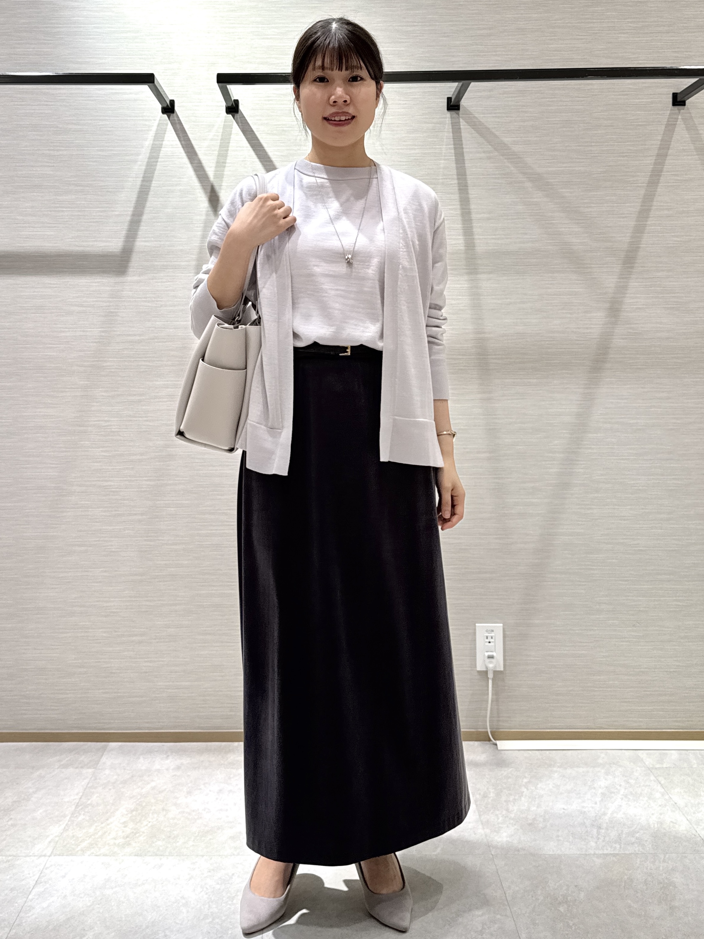 nanaさんの「UNTITLED｜【アンサンブル可/秋羽織り/通勤】シルクウールカシミヤカーディガン」を使ったコーディネート