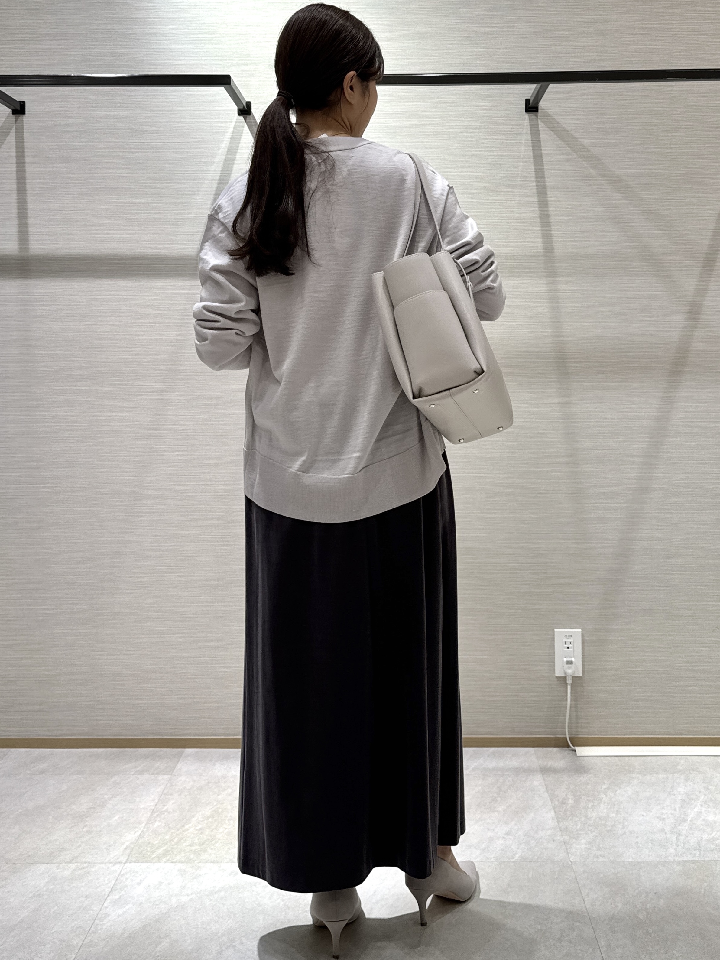 nanaさんの「UNTITLED｜【アンサンブル可/秋羽織り/通勤】シルクウールカシミヤカーディガン」を使ったコーディネート