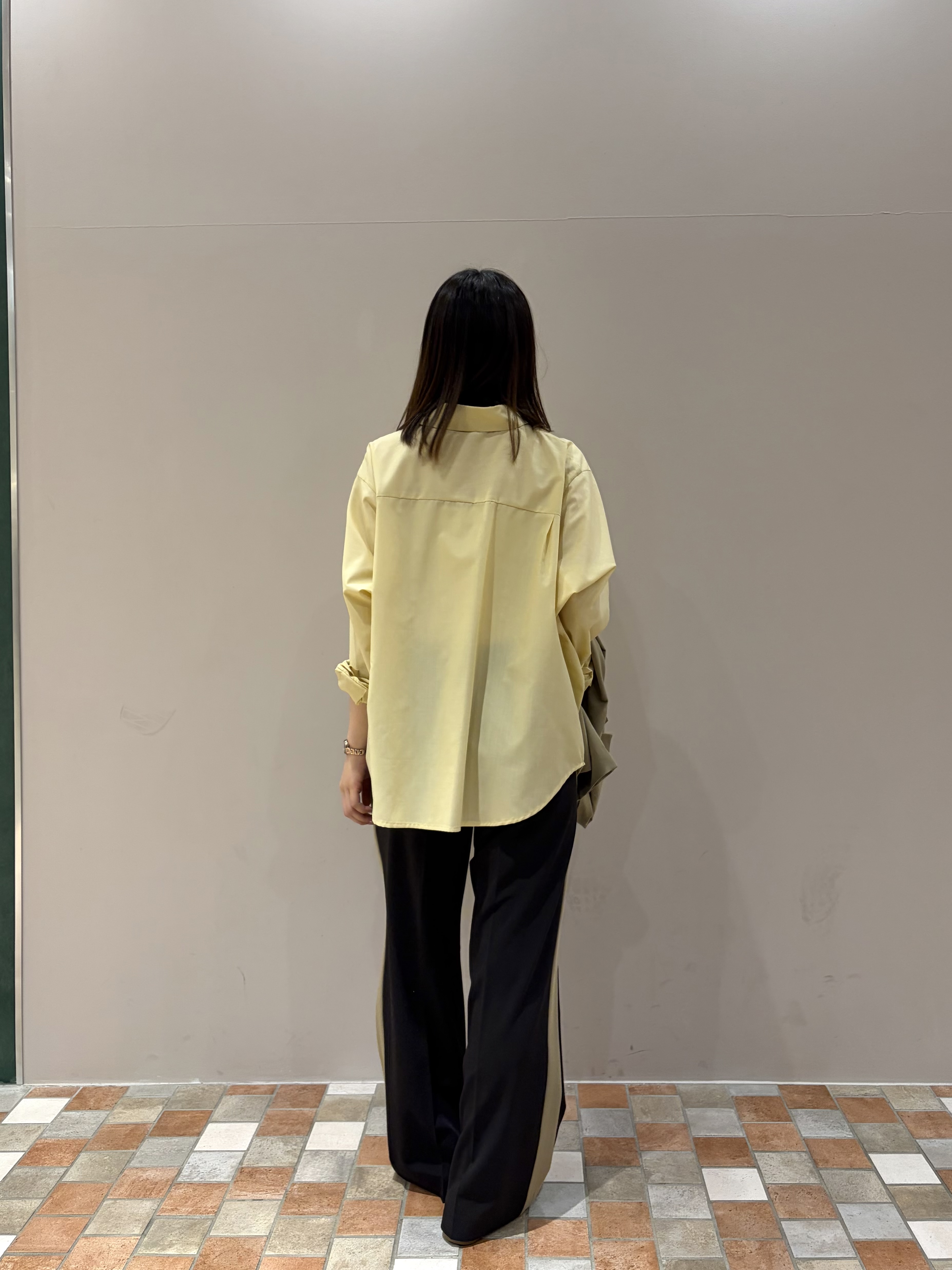 amiさんの「INDIVI｜ラインロングネックレス」を使ったコーディネート
