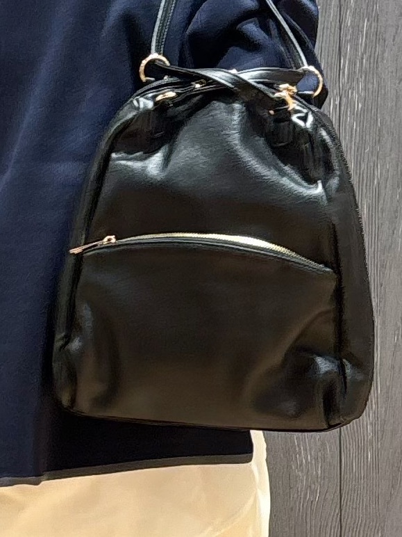 meiさんの「SHOO･LA･RUE｜【洗濯機可/S-LL】抜け感ある着こなしに 金ボタン付き スポンディッシュ クルーネックニット」を使ったコーディネート