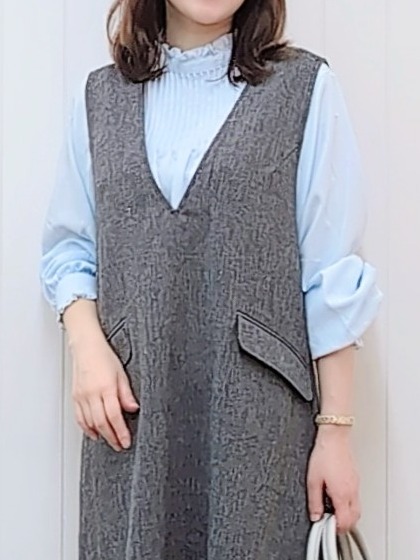 itoさんの「Dessin｜【洗える/オンオフ使える】スタンドフリルピンタックブラウス」を使ったコーディネート