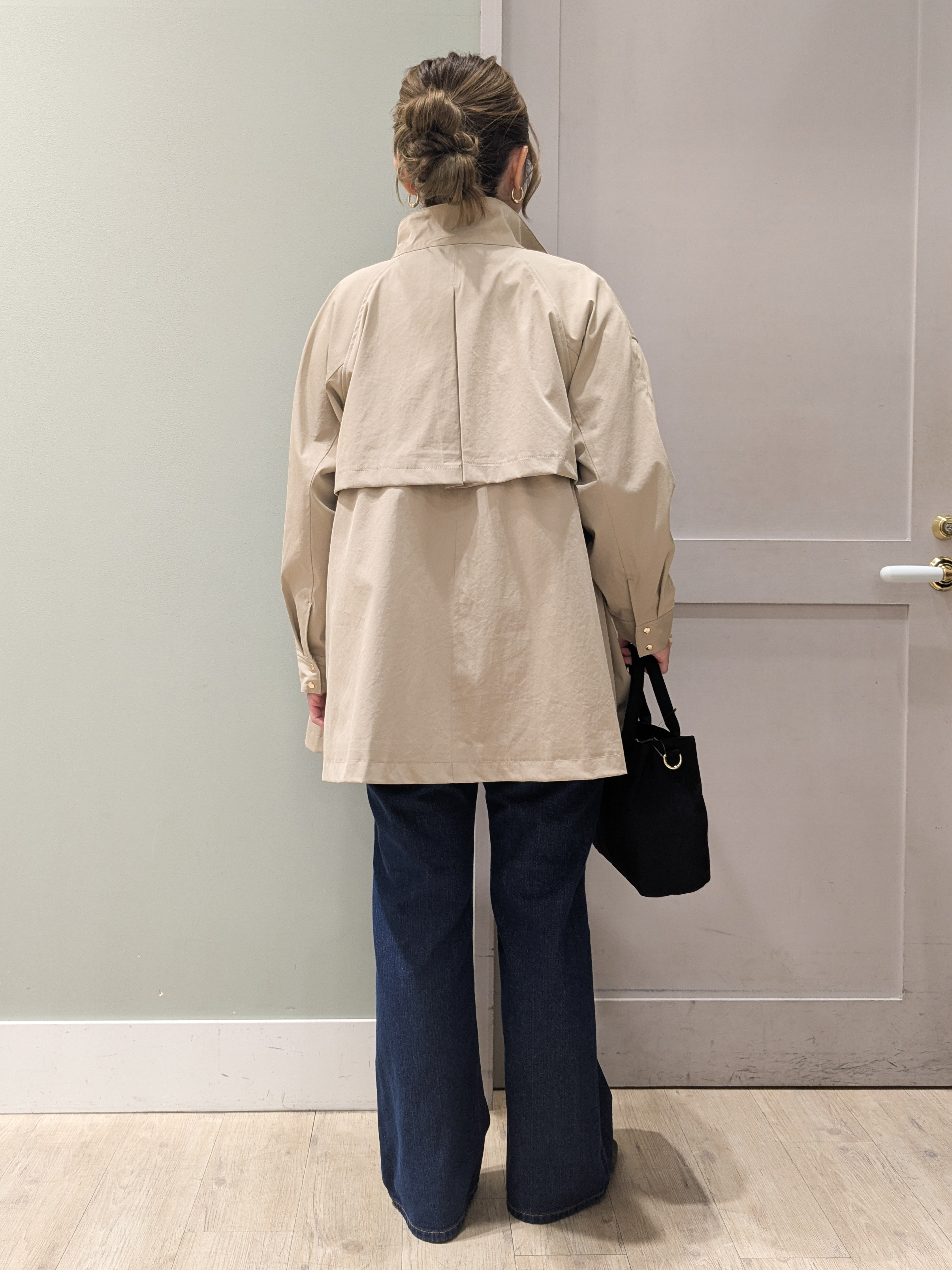kuwawaさんの「grove｜【撥水／シルエット2WAY】ゆったり着られて体型カバー◎ スタンドネック テントラインコート」を使ったコーディネート