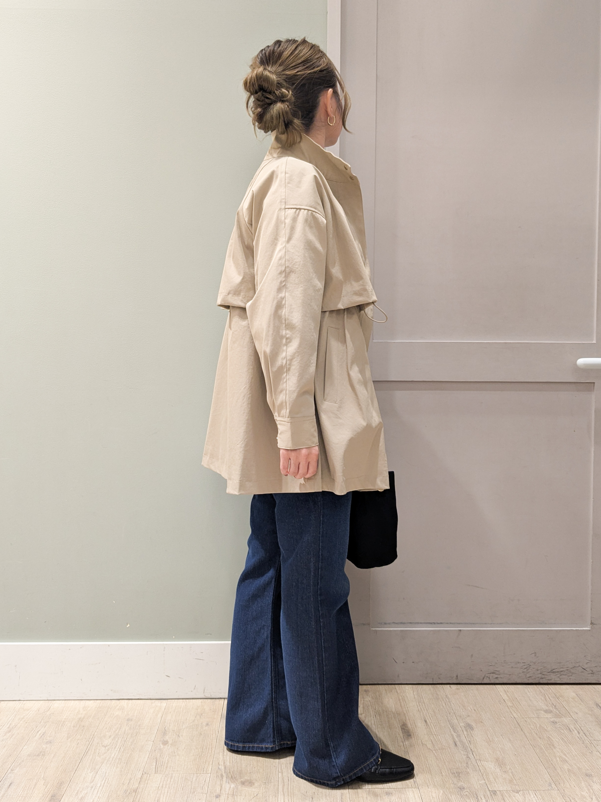 kuwawaさんの「grove｜【撥水／シルエット2WAY】ゆったり着られて体型カバー◎ スタンドネック テントラインコート」を使ったコーディネート