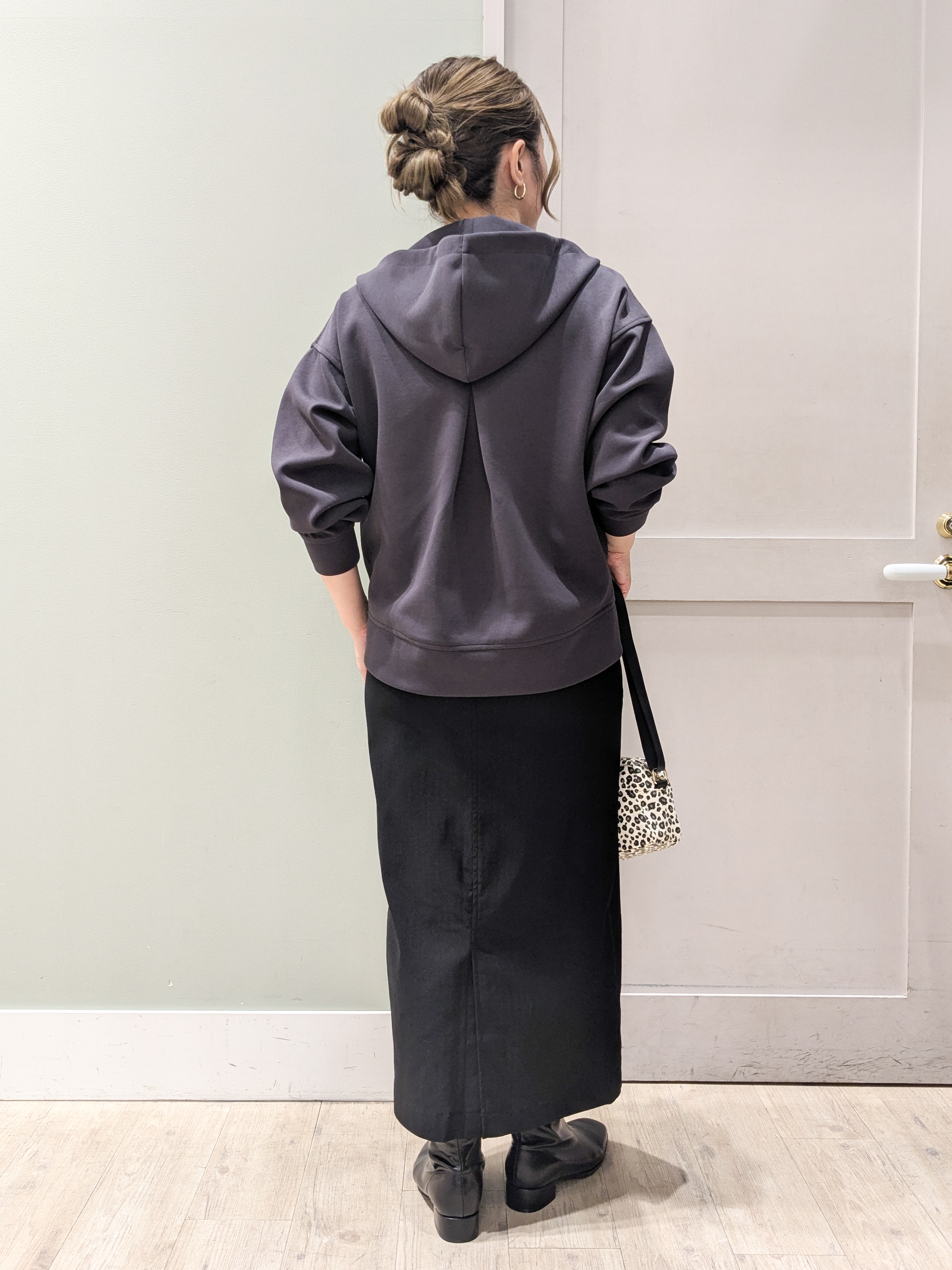 kuwawaさんの「grove｜【きれいめに着こなせる】大人のダンボールフードパーカ」を使ったコーディネート