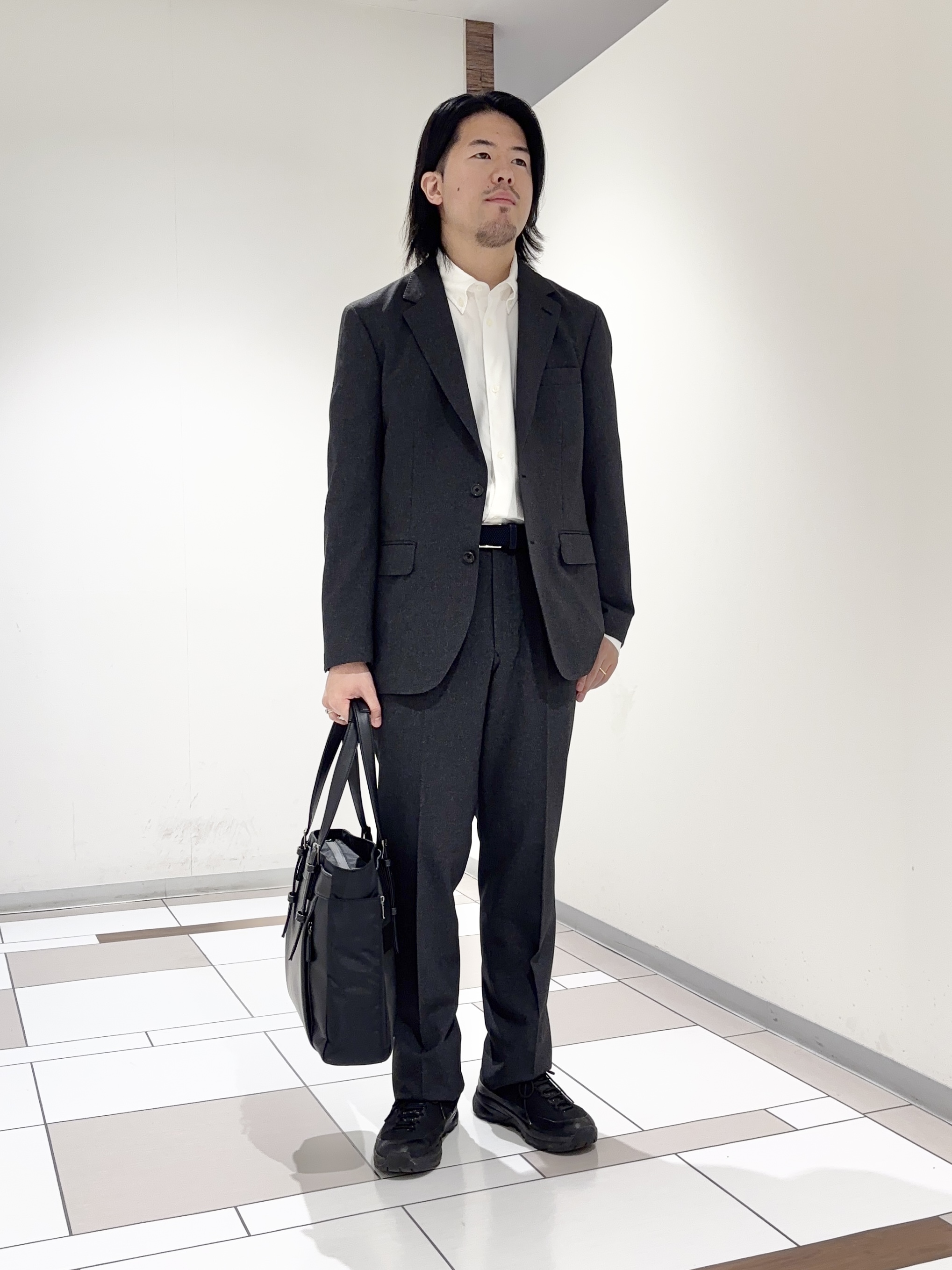及川さんの「TAKEO KIKUCHI｜ウールライクキャットフット ジャケット」を使ったコーディネート