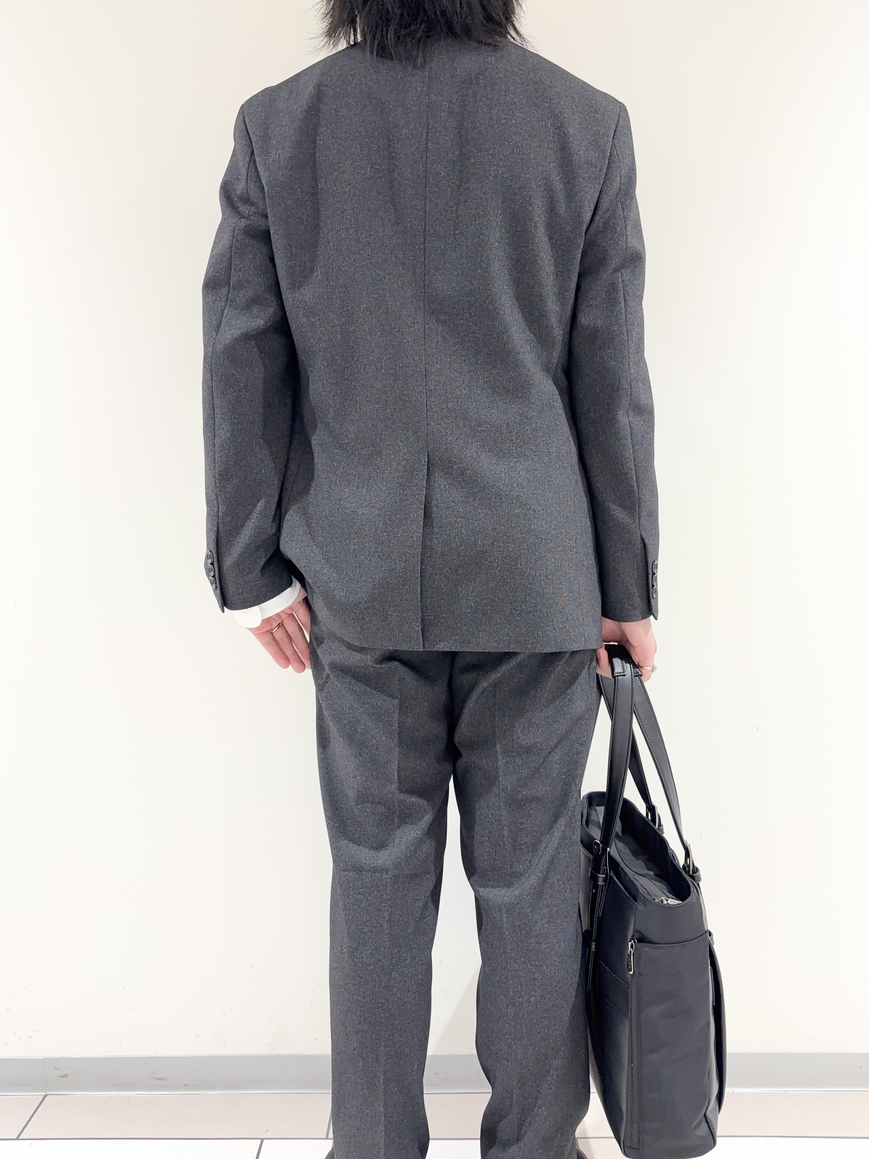 及川さんの「TAKEO KIKUCHI｜ウールライクキャットフット ジャケット」を使ったコーディネート
