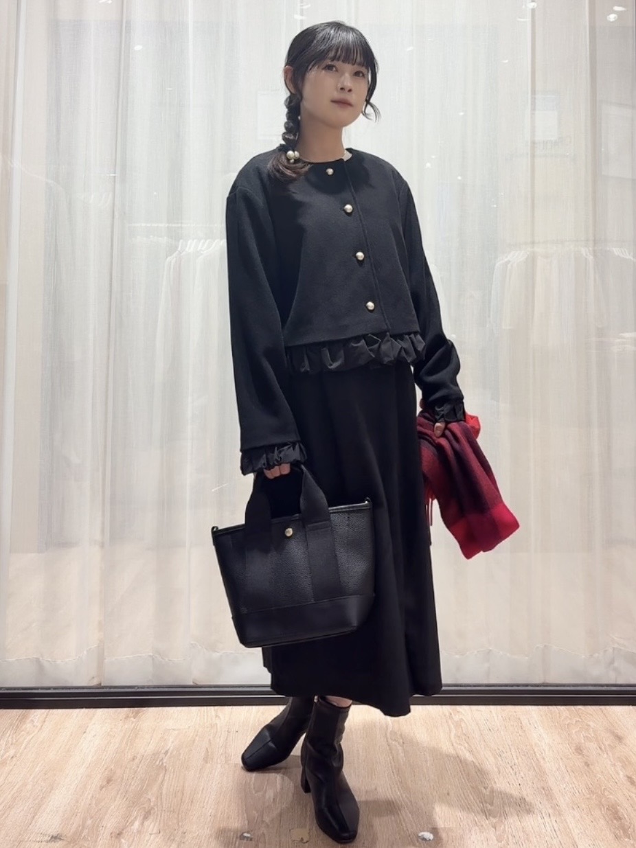 ぞうげさんの「OPAQUE.CLIP｜異素材フリルウールライクコート【吸湿発熱／防シワ／洗える】」を使ったコーディネート
