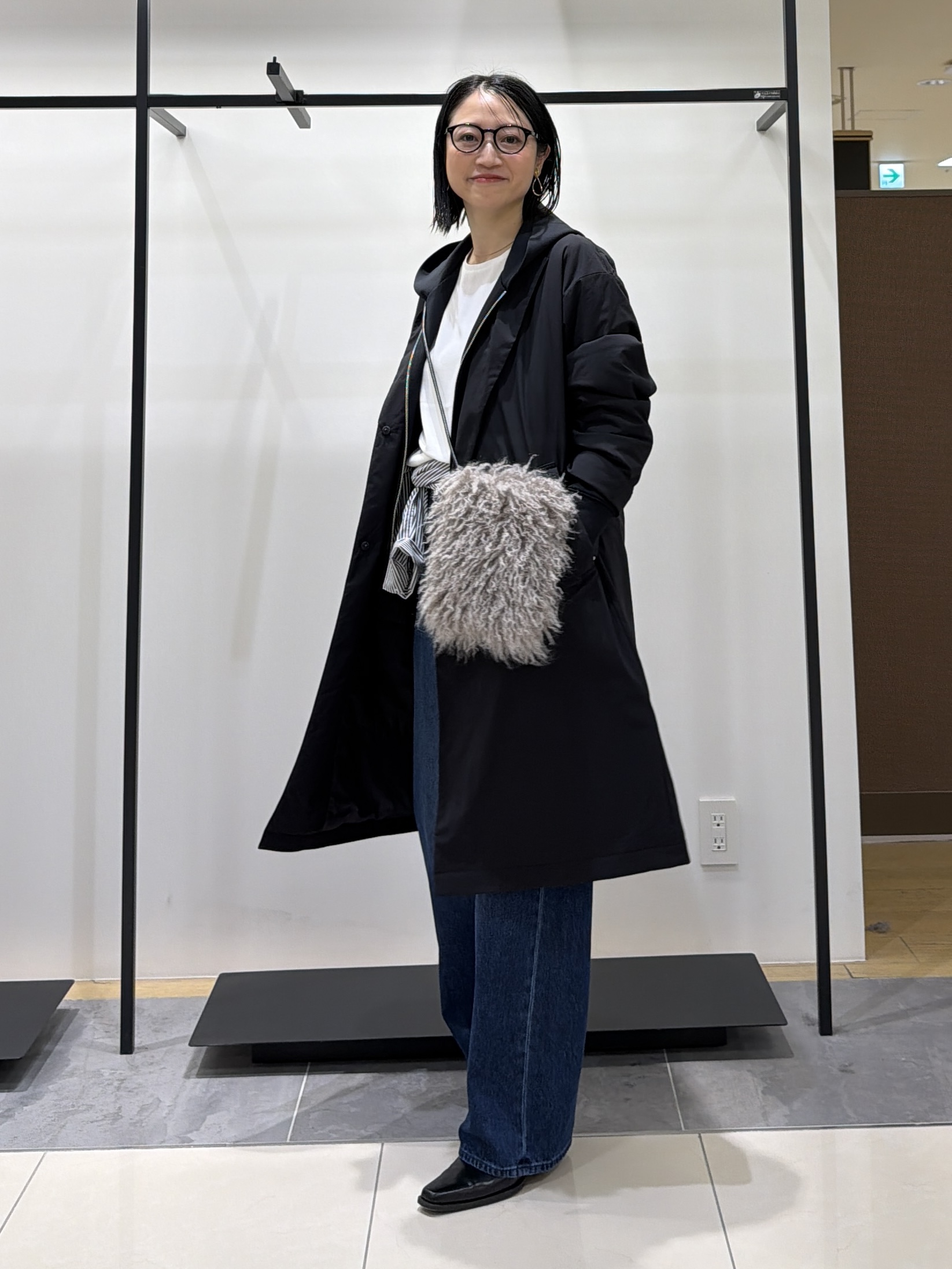shihoさんの「INDIVI｜【超軽量／蓄熱／撥水】中綿ライトチェスターコート」を使ったコーディネート