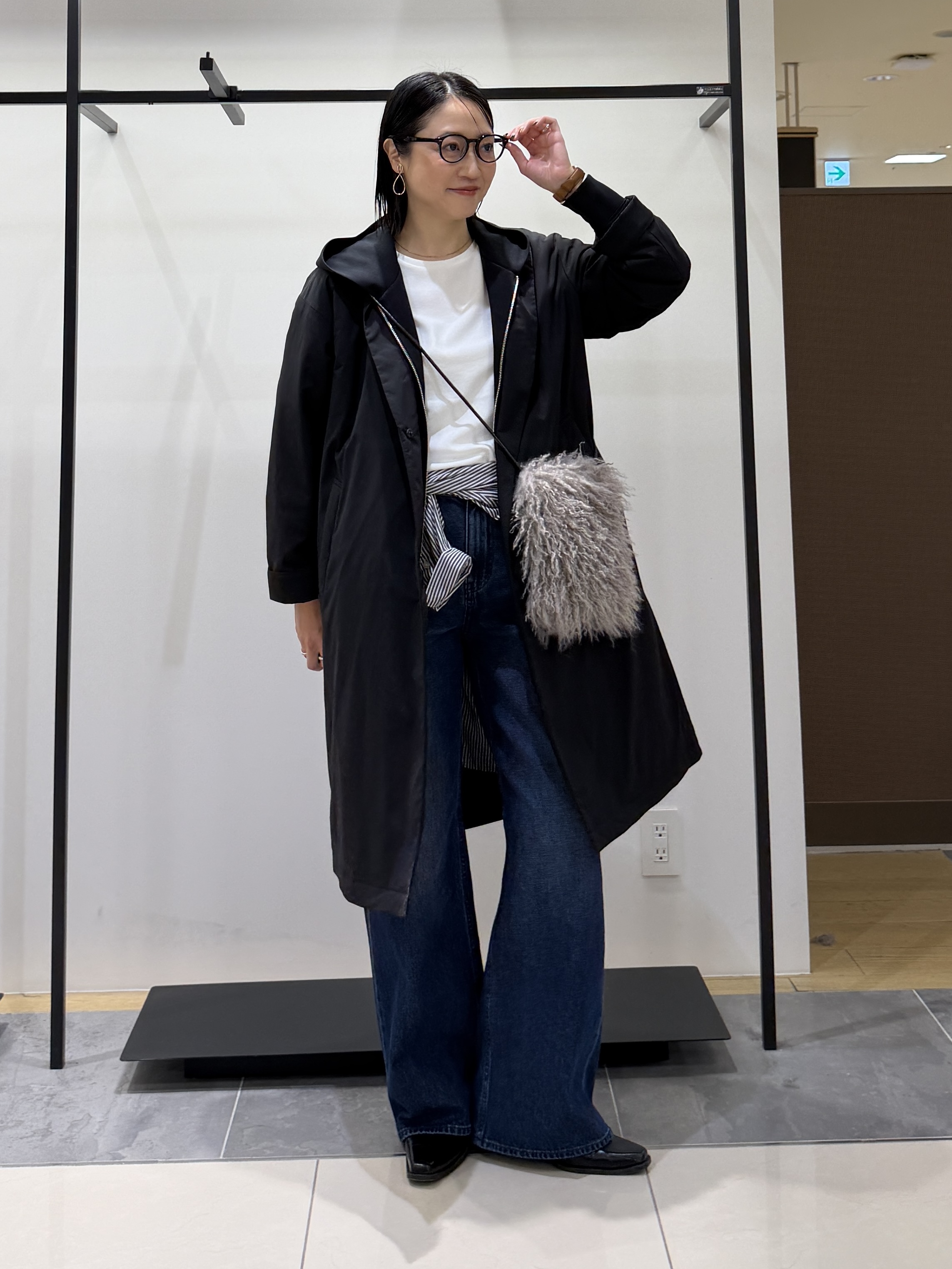 shihoさんの「INDIVI｜【超軽量／蓄熱／撥水】中綿ライトチェスターコート」を使ったコーディネート