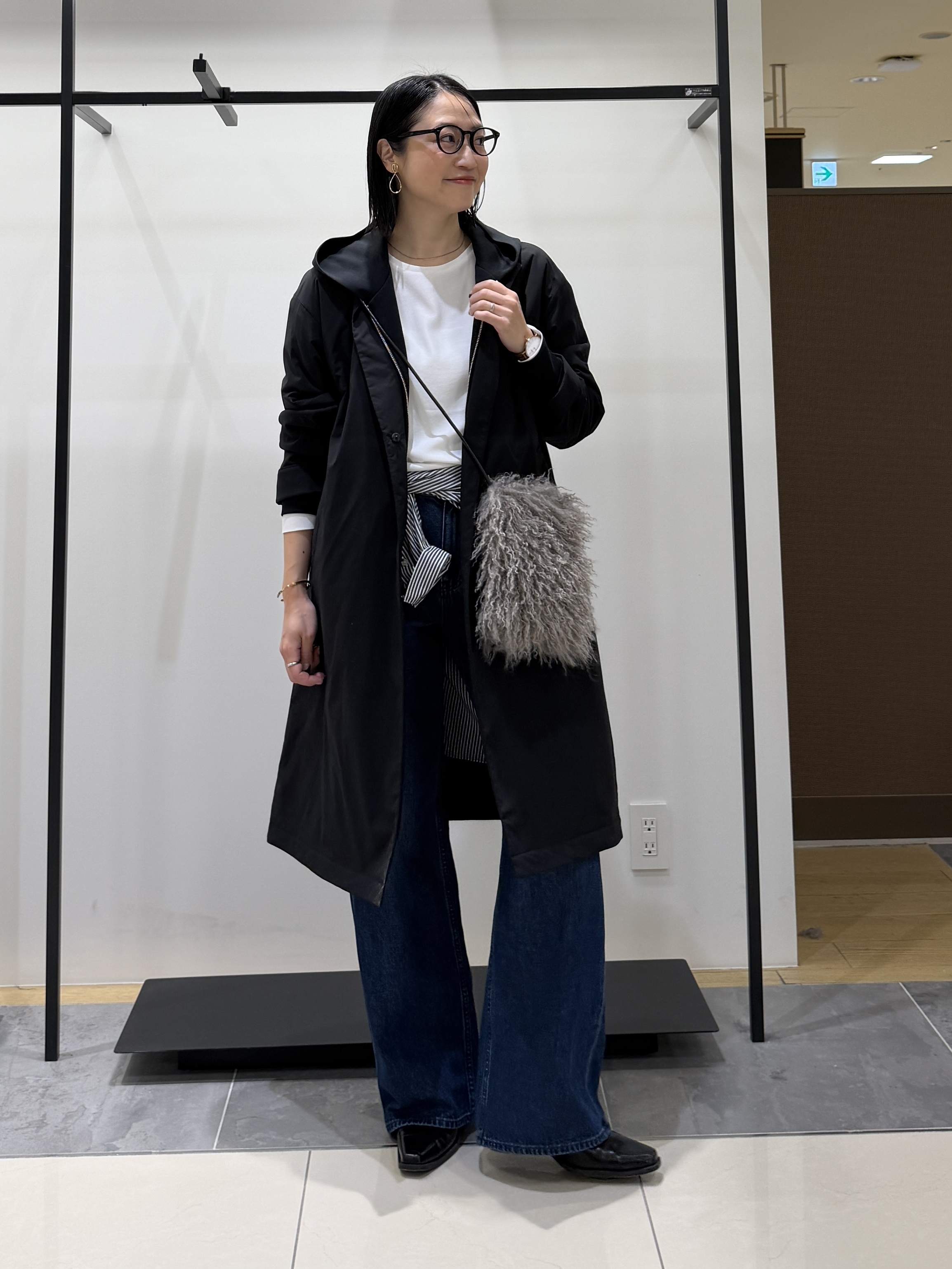 shihoさんの「INDIVI｜【超軽量／蓄熱／撥水】中綿ライトチェスターコート」を使ったコーディネート
