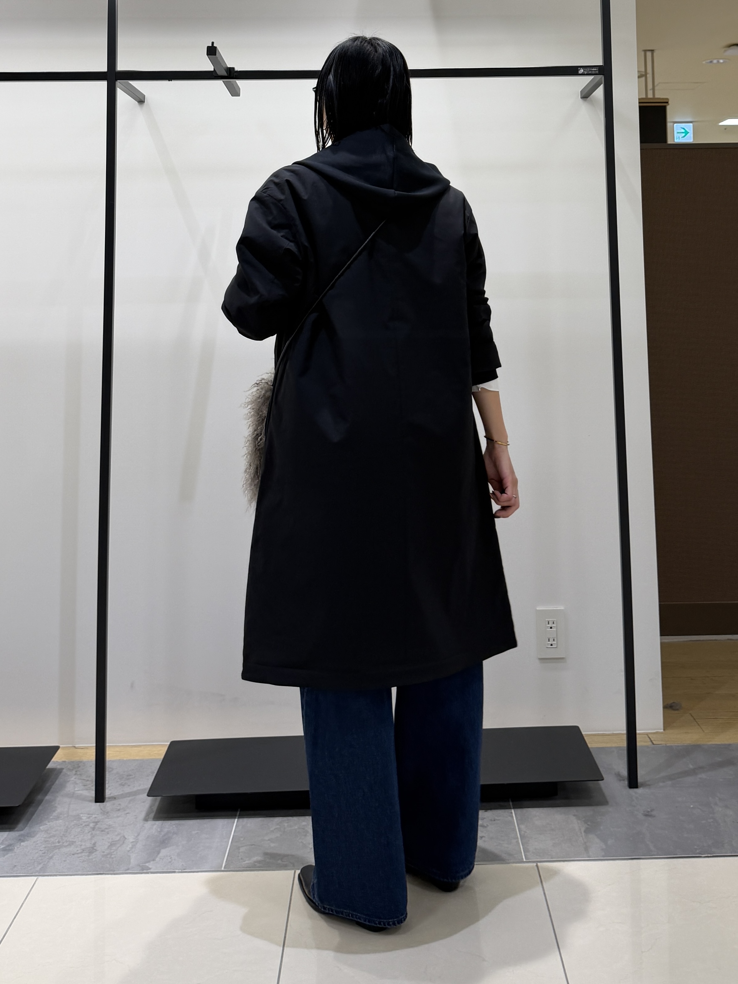 shihoさんの「INDIVI｜【超軽量／蓄熱／撥水】中綿ライトチェスターコート」を使ったコーディネート