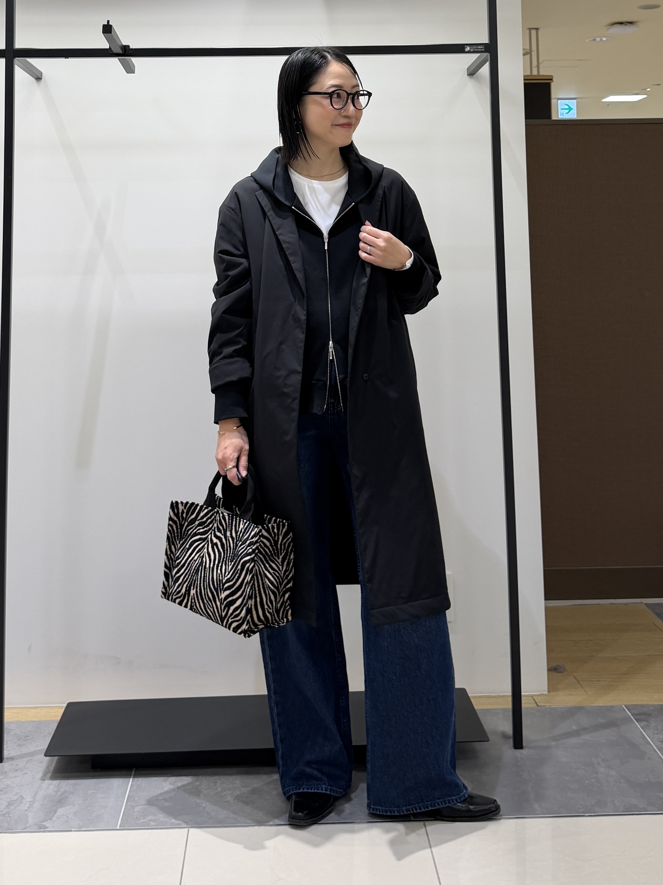 shihoさんの「INDIVI｜【超軽量／蓄熱／撥水】中綿ライトチェスターコート」を使ったコーディネート