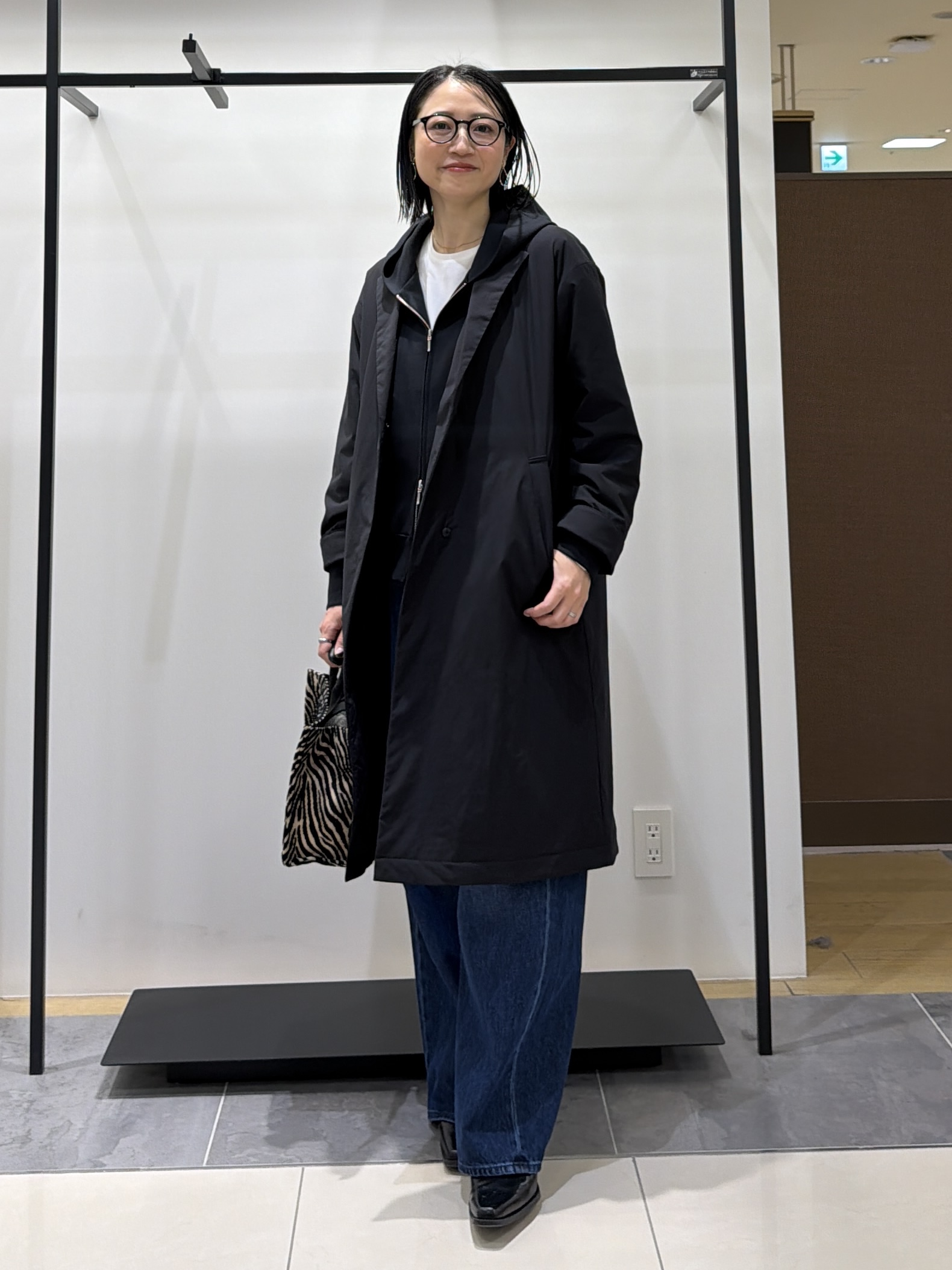 shihoさんの「INDIVI｜【超軽量／蓄熱／撥水】中綿ライトチェスターコート」を使ったコーディネート